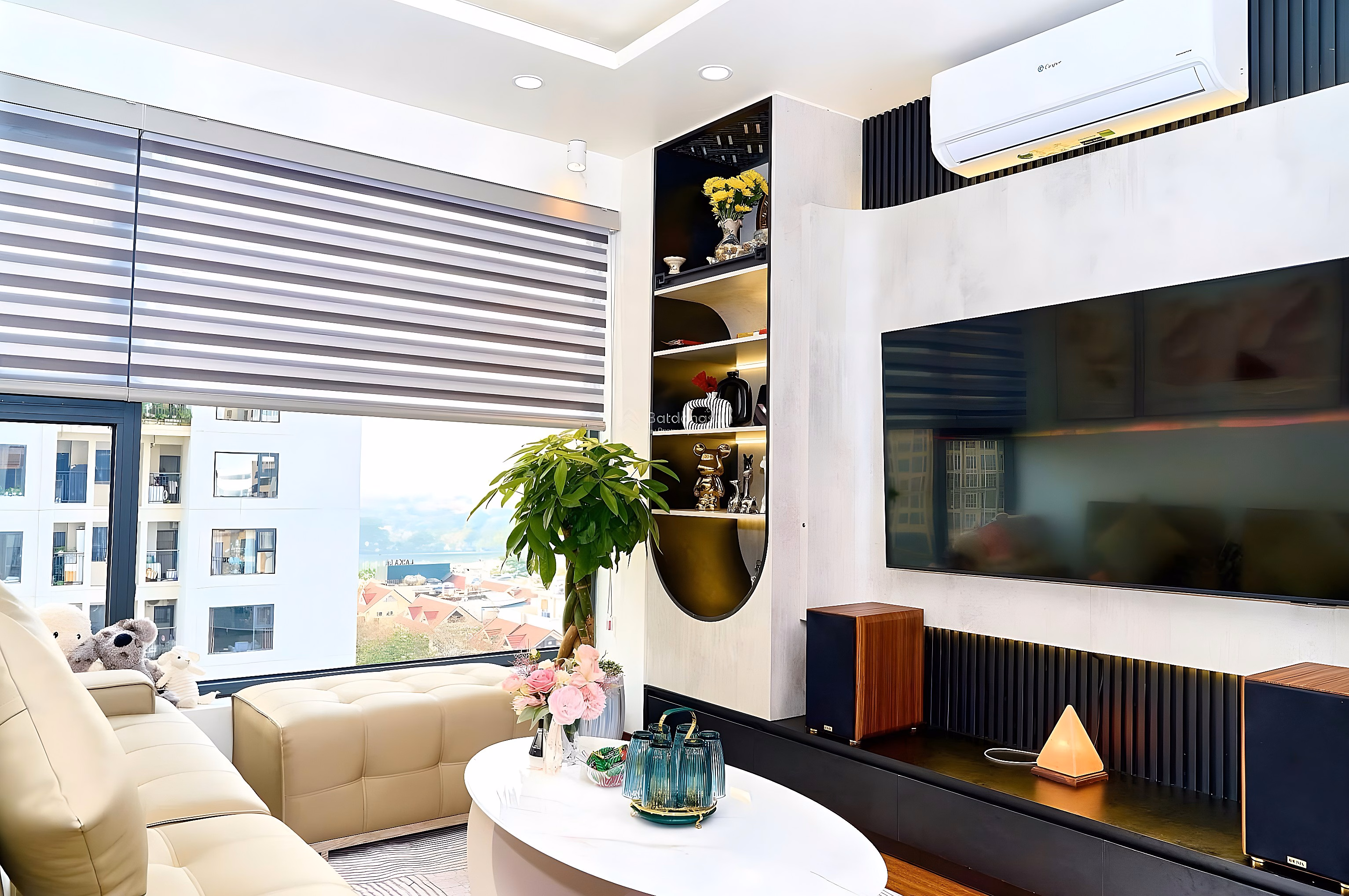 Selling a corner apartment of 83m 3 bedrooms, lake view, full beautiful furniture, price 7.9 billion An Binh City Pham Van Dong
