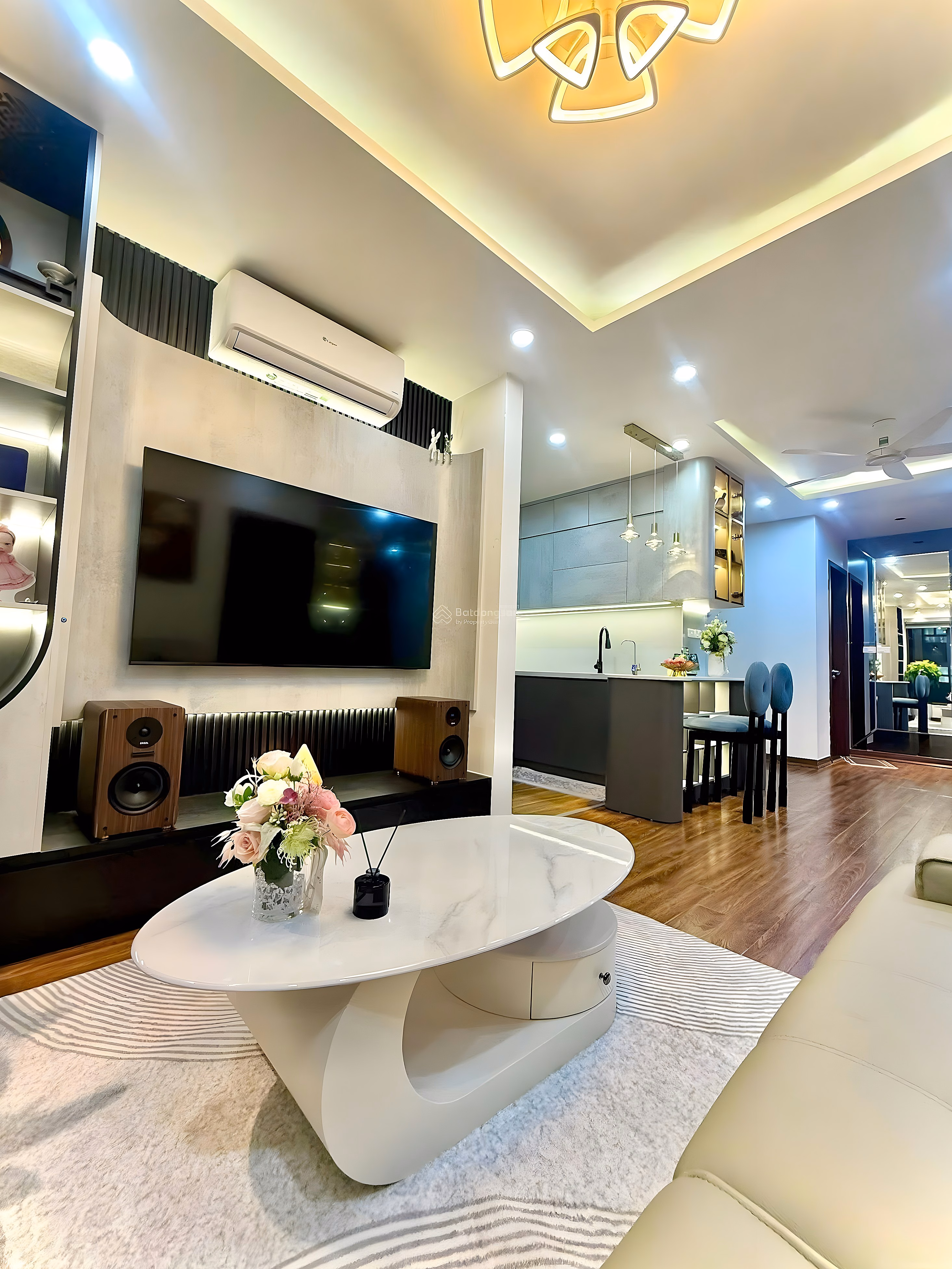 Selling a corner apartment of 83m 3 bedrooms, lake view, full beautiful furniture, price 7.9 billion An Binh City Pham Van Dong