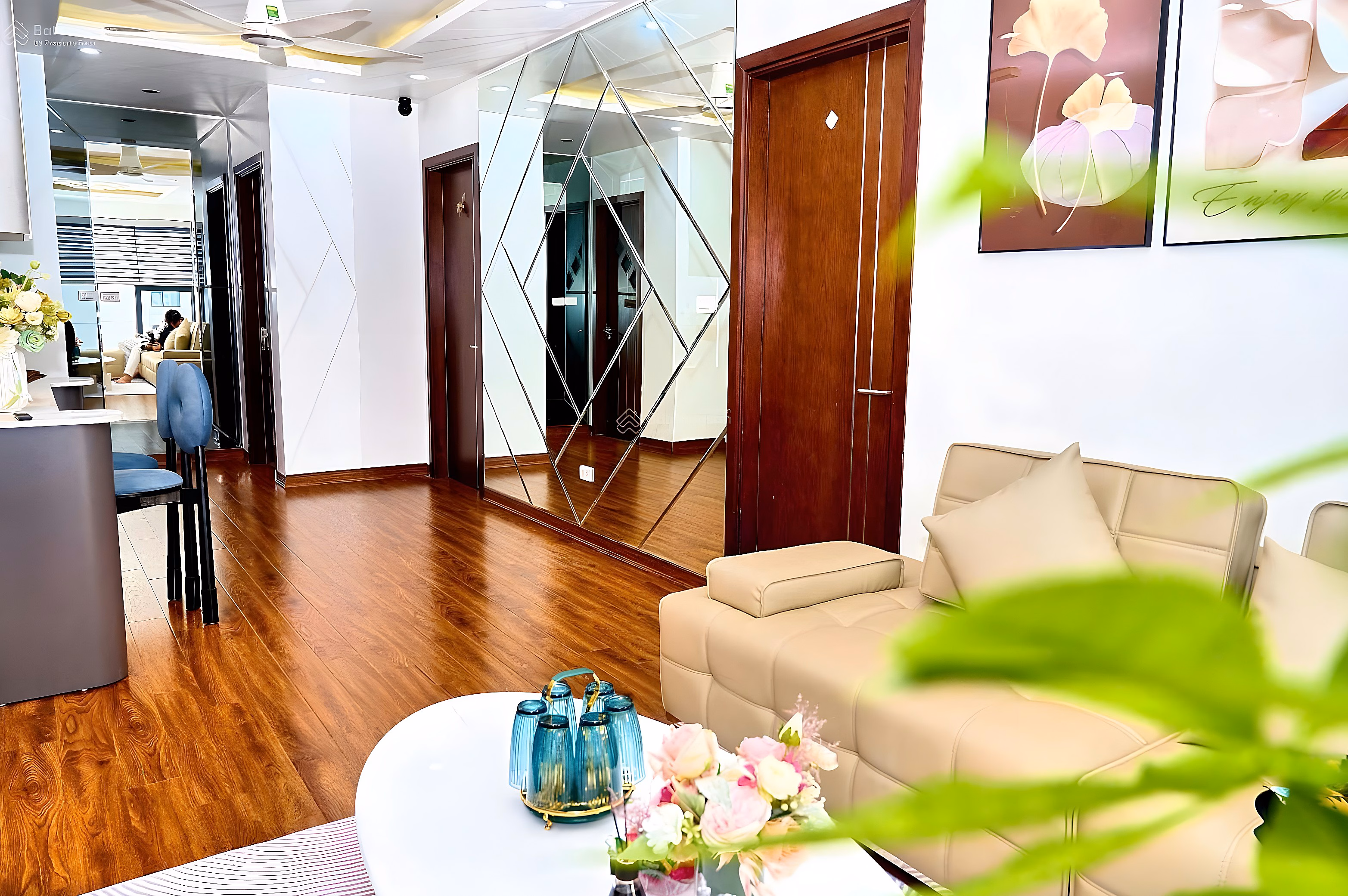 Selling a corner apartment of 83m 3 bedrooms, lake view, full beautiful furniture, price 7.9 billion An Binh City Pham Van Dong