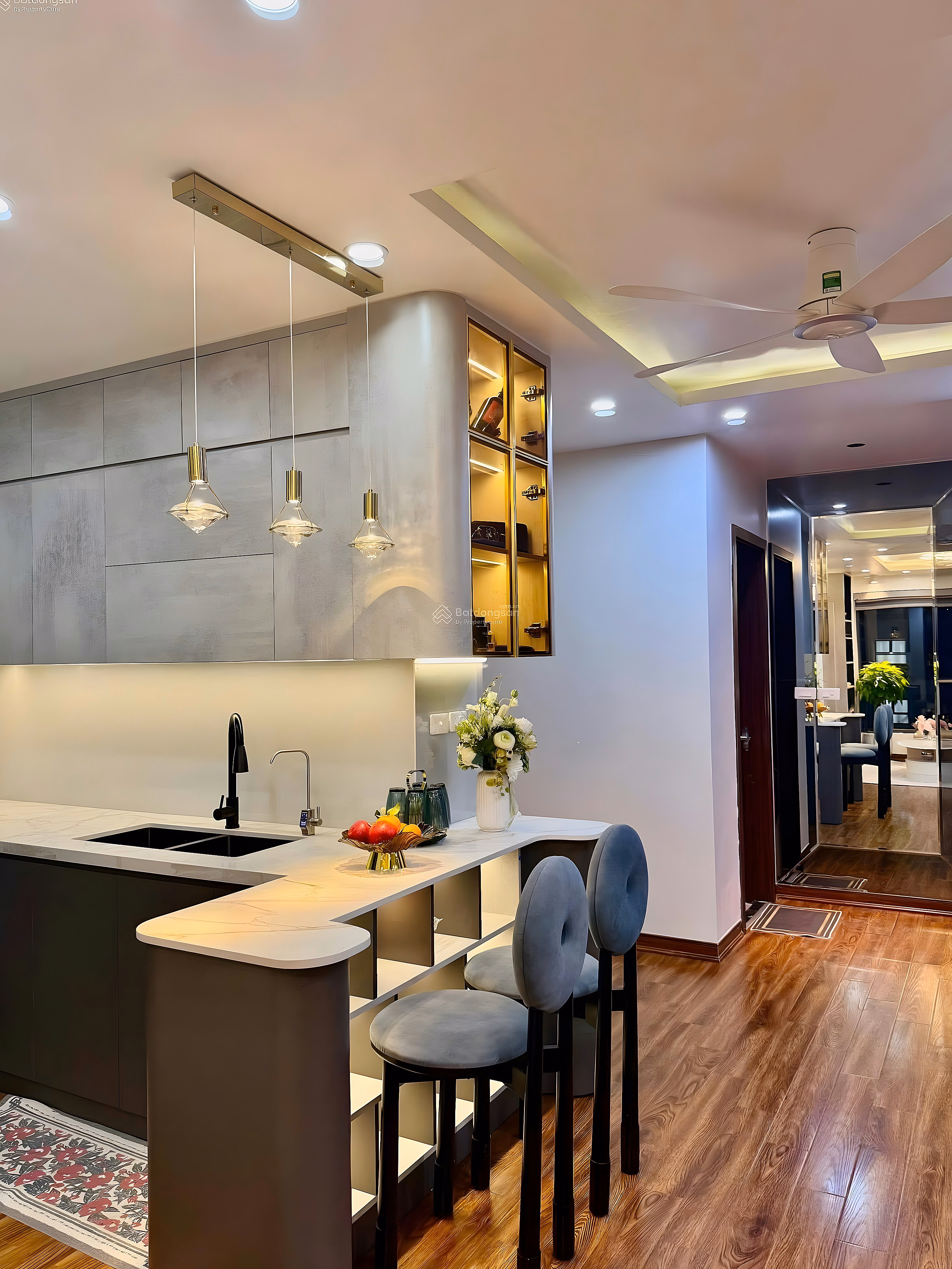 Selling a corner apartment of 83m 3 bedrooms, lake view, full beautiful furniture, price 7.9 billion An Binh City Pham Van Dong