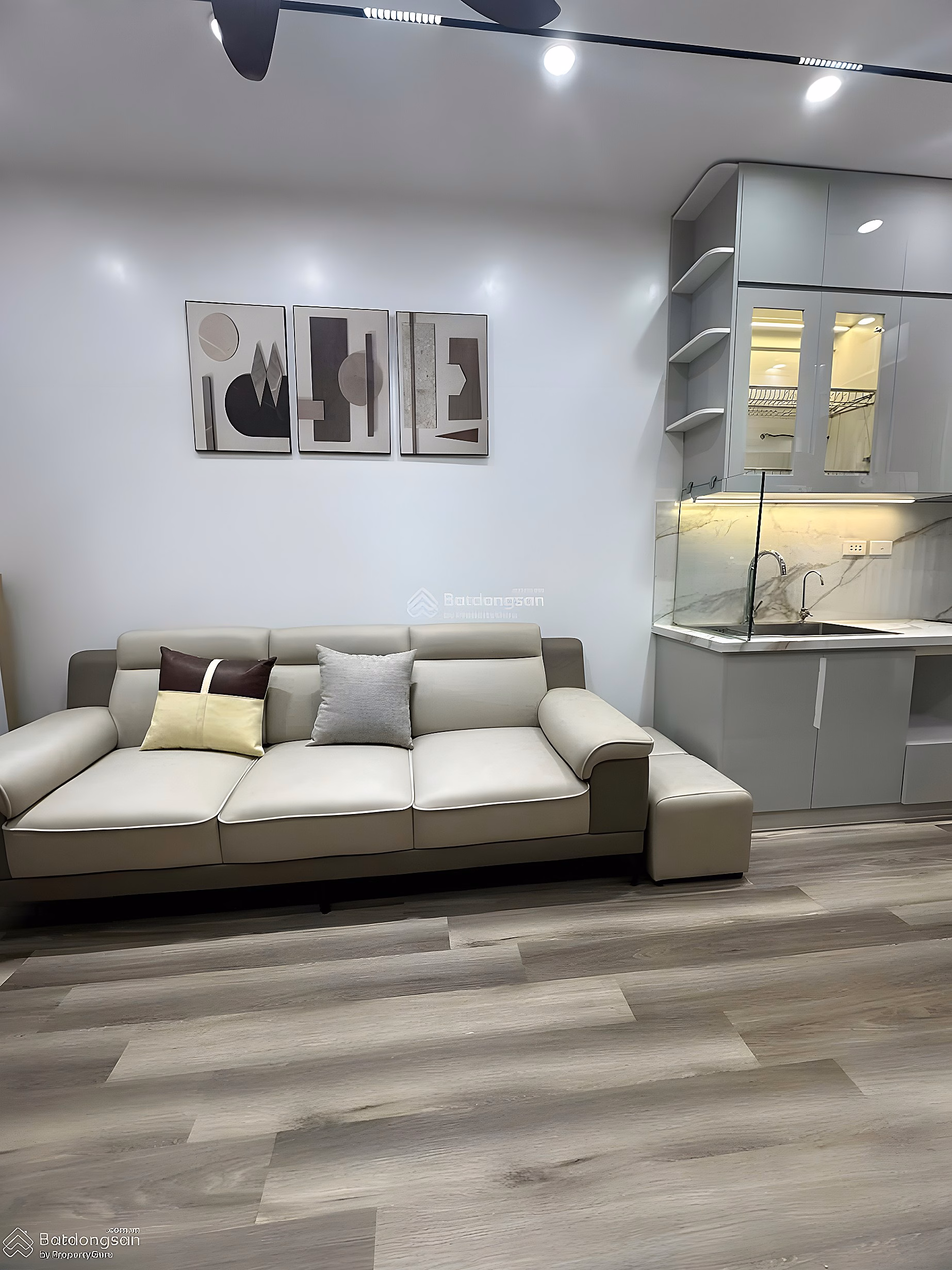 Before 4 billion, immediately own a 2-bedroom apartment with beautiful furniture at CT1A2 Tay Nam Linh Dam