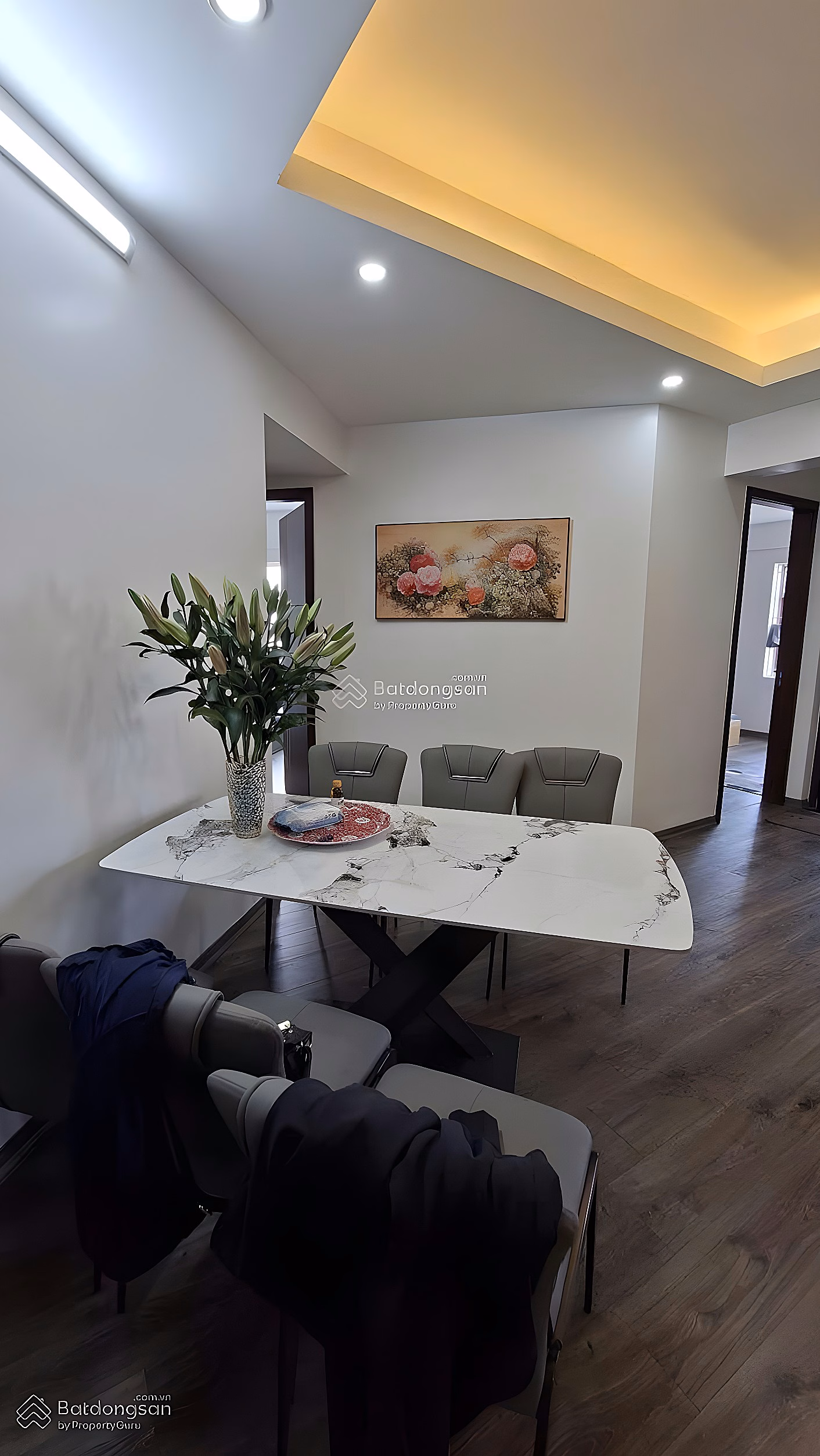 The owner sells a beautiful apartment in Viet Hung urban area, 100m2, 6 billion 1