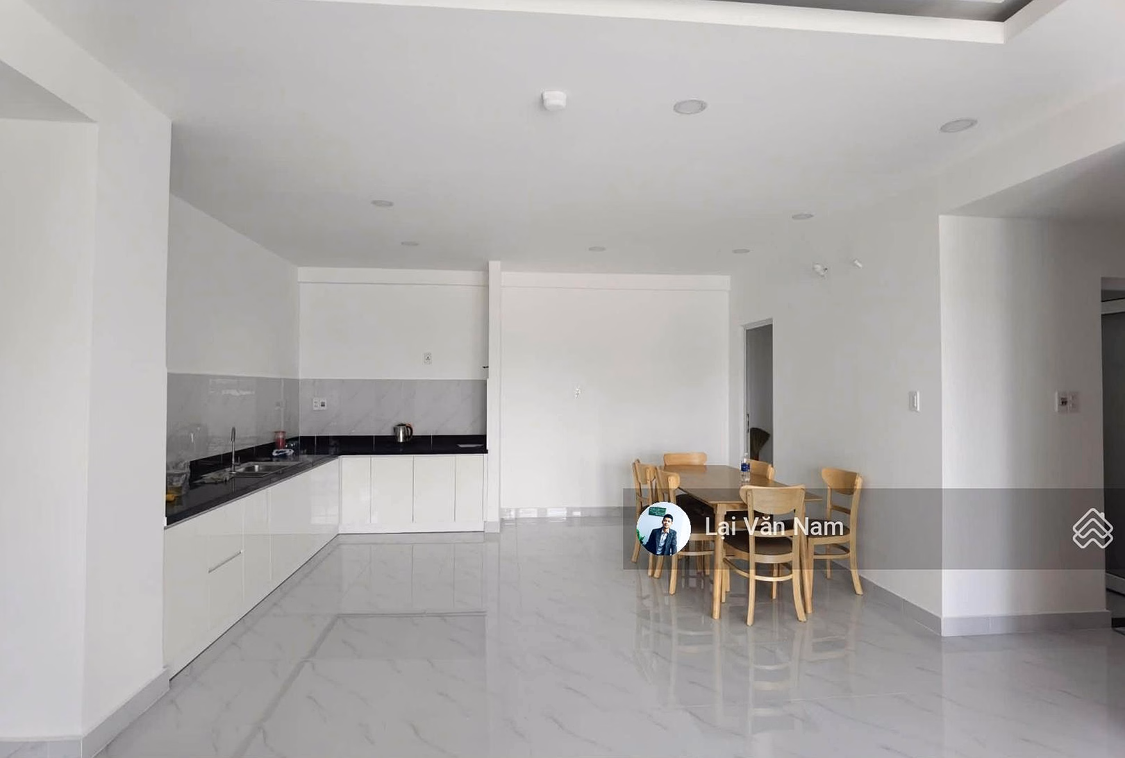 OWNERS URGENT SELLING INVESTMENT PRICE - 85m2 2 bedrooms 2 bathrooms - 2,940 with furniture - See house now - 9th floor, beautiful park