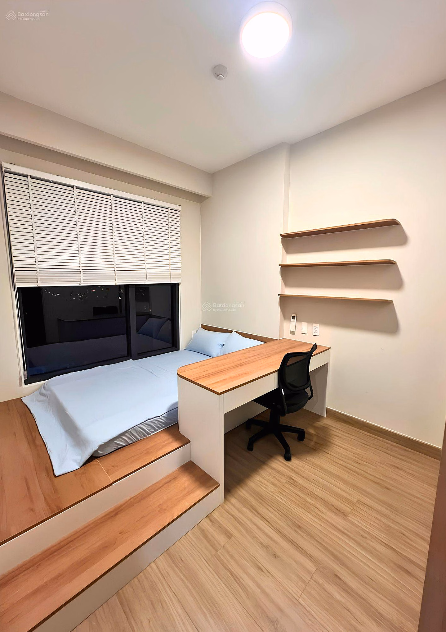 Le Quang Dinh apartment Red book to transfer immediately / 52m² / 2 bedrooms / Fully furnished / Price 2 billion,080