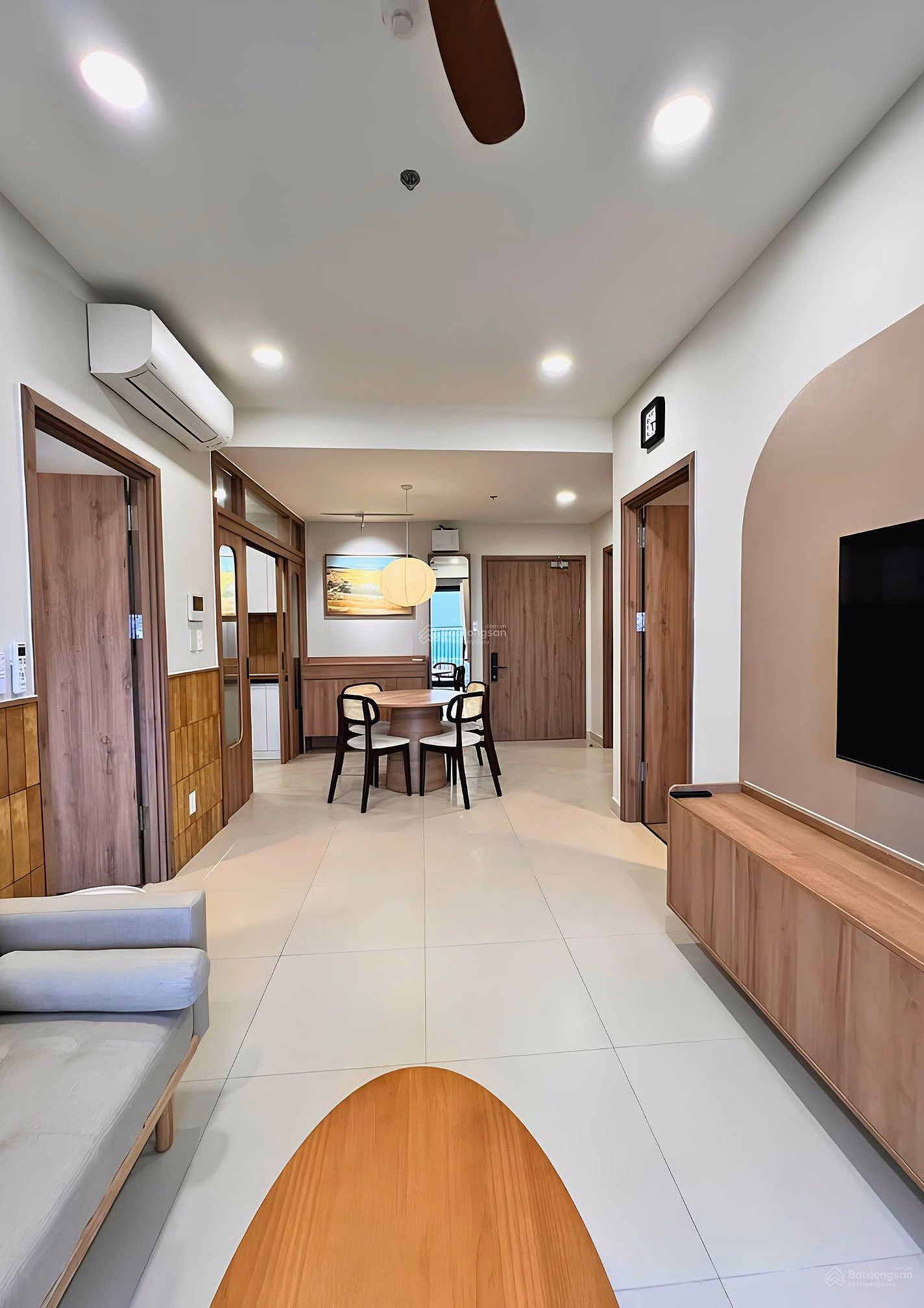 Le Quang Dinh apartment Red book to transfer immediately / 52m² / 2 bedrooms / Fully furnished / Price 2 billion,080