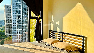 Vinhomes Grand Park - Selling 2 bedroom apartment + corner apartment with beautiful view, high quality An Cuong wood furniture