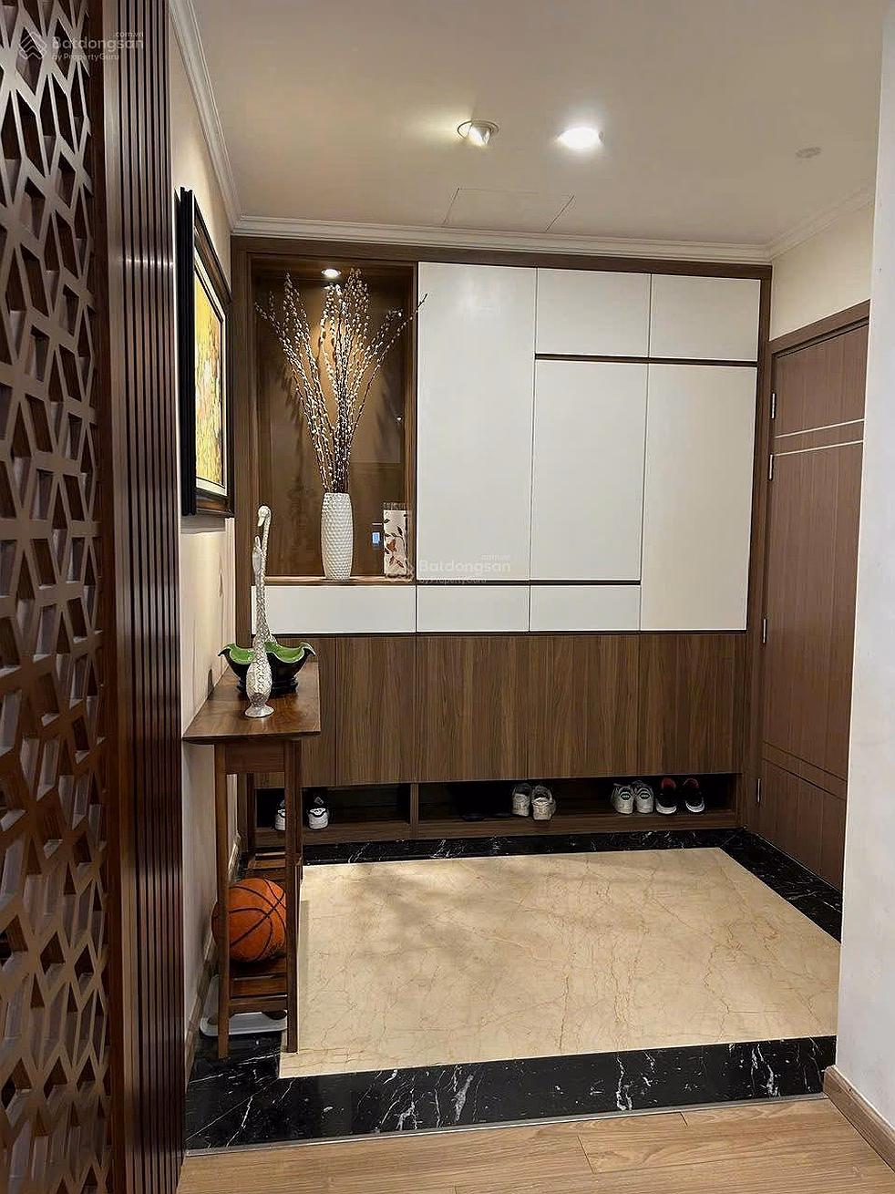 Selling Golden Park Apartment - No. 2 Pham Van Bach, 131m², 3 bedrooms - 0975 118 ***