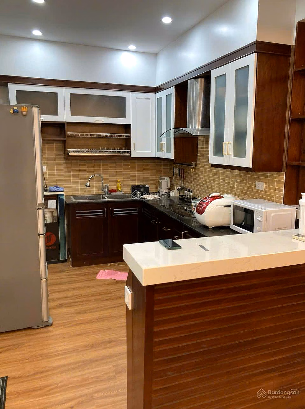 Apartment for sale at CC Ciputra Tay Ho, area 123m2, 3 bedrooms, price 11.2 billion, fully furnished, high floor, airy