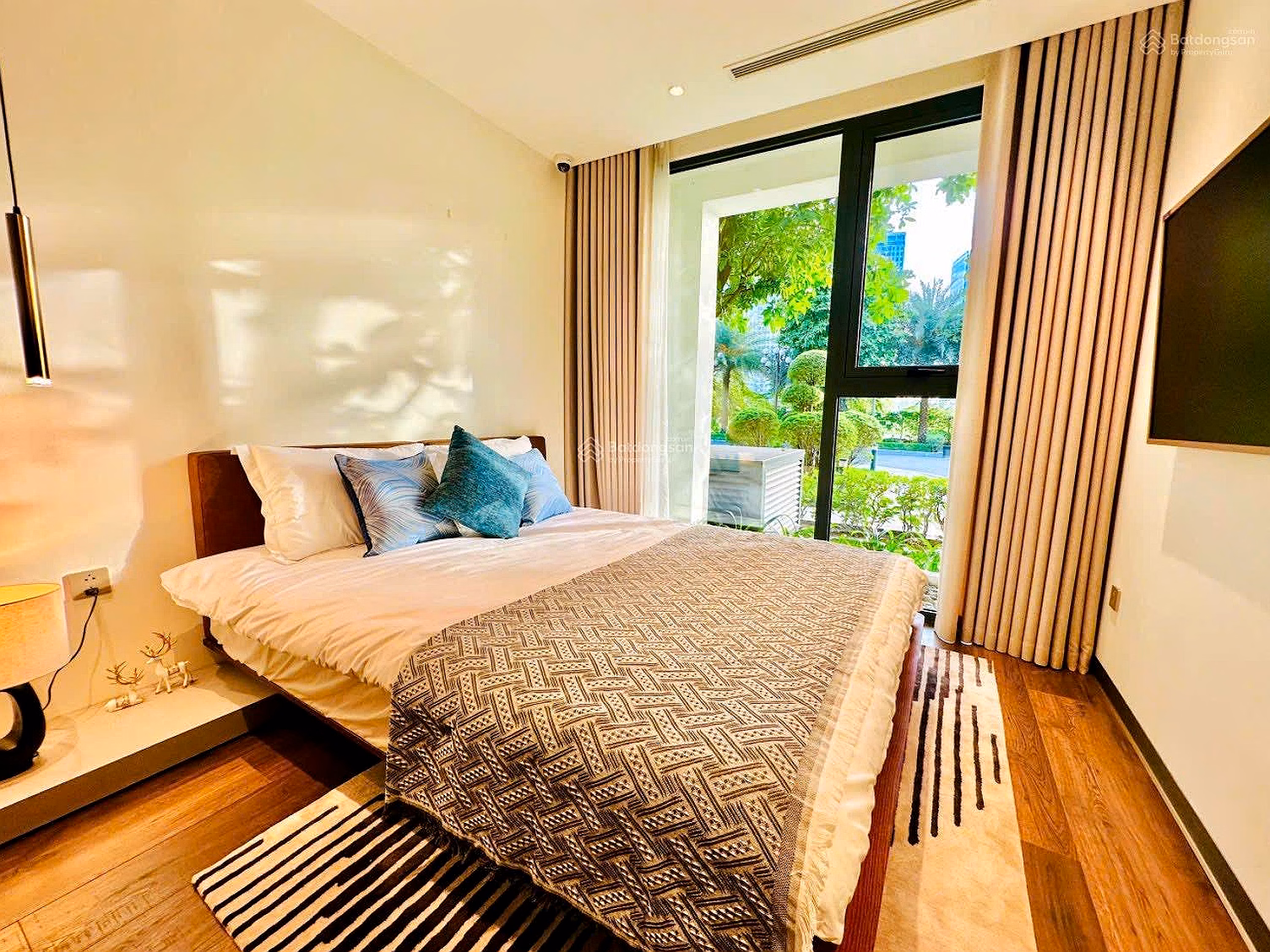 Studio Imperia Sky Park 28.17m Price from 2.3 billion, suitable for first home buyers