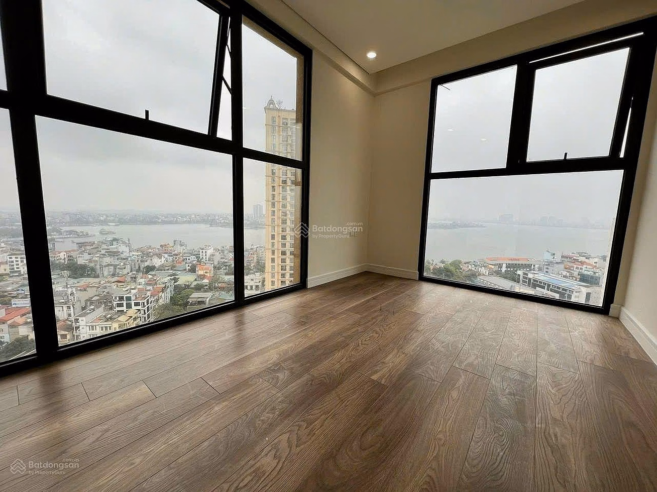Selling Miss Building D'. El Dorado, Corner Apartment, Classy West Lake View, High Floor, Long Window, 70m, 2N