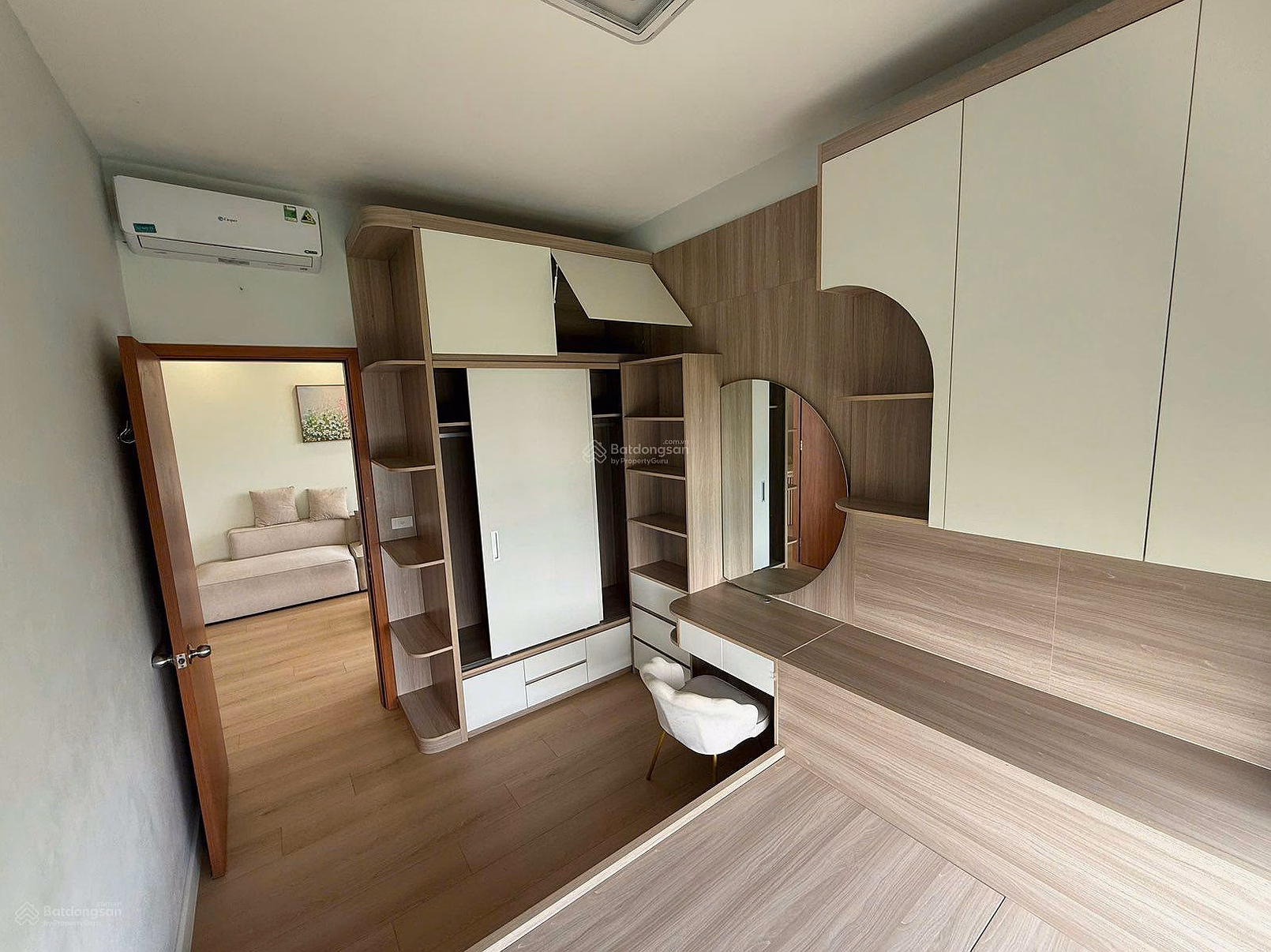 Urgent sale of apartment building A1 Nguyen Co Thach, BQP project, area 98m, 3 bedrooms, price 7.5 billion, contact Ms Lan 0983 816 ***