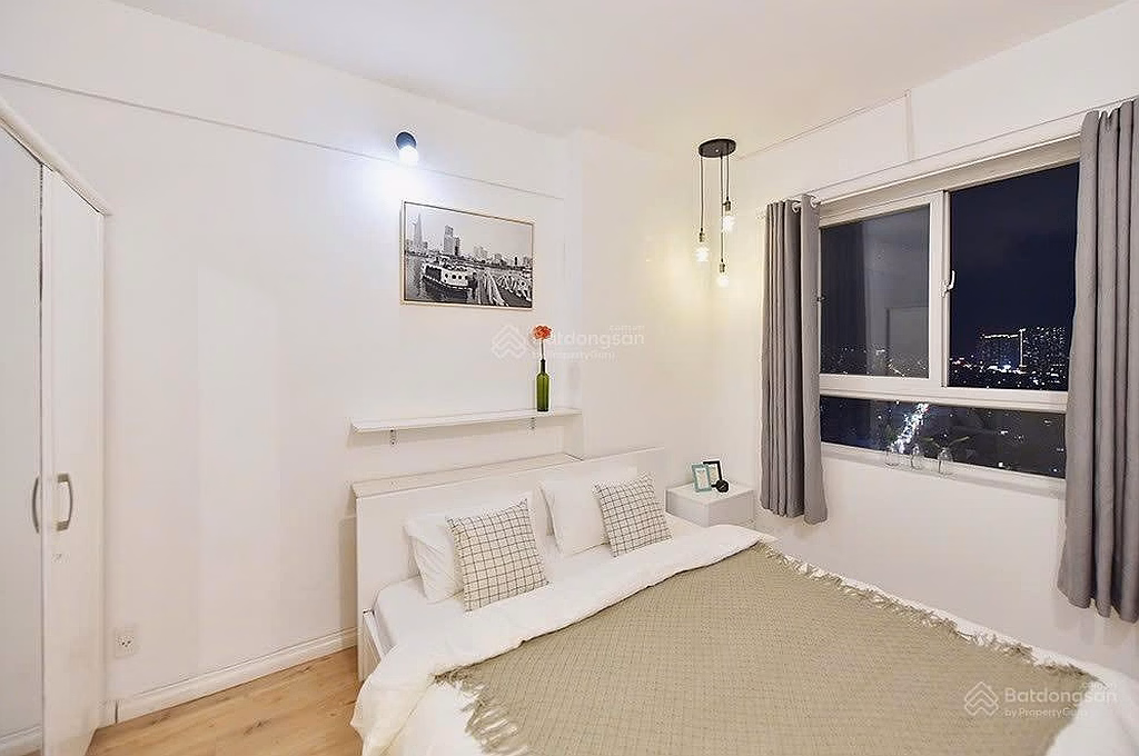 Central apartment for sale in Q4 Copac Square, 2 bedrooms, 2 bathrooms, area 80m2. Price 5.6 billion negotiable