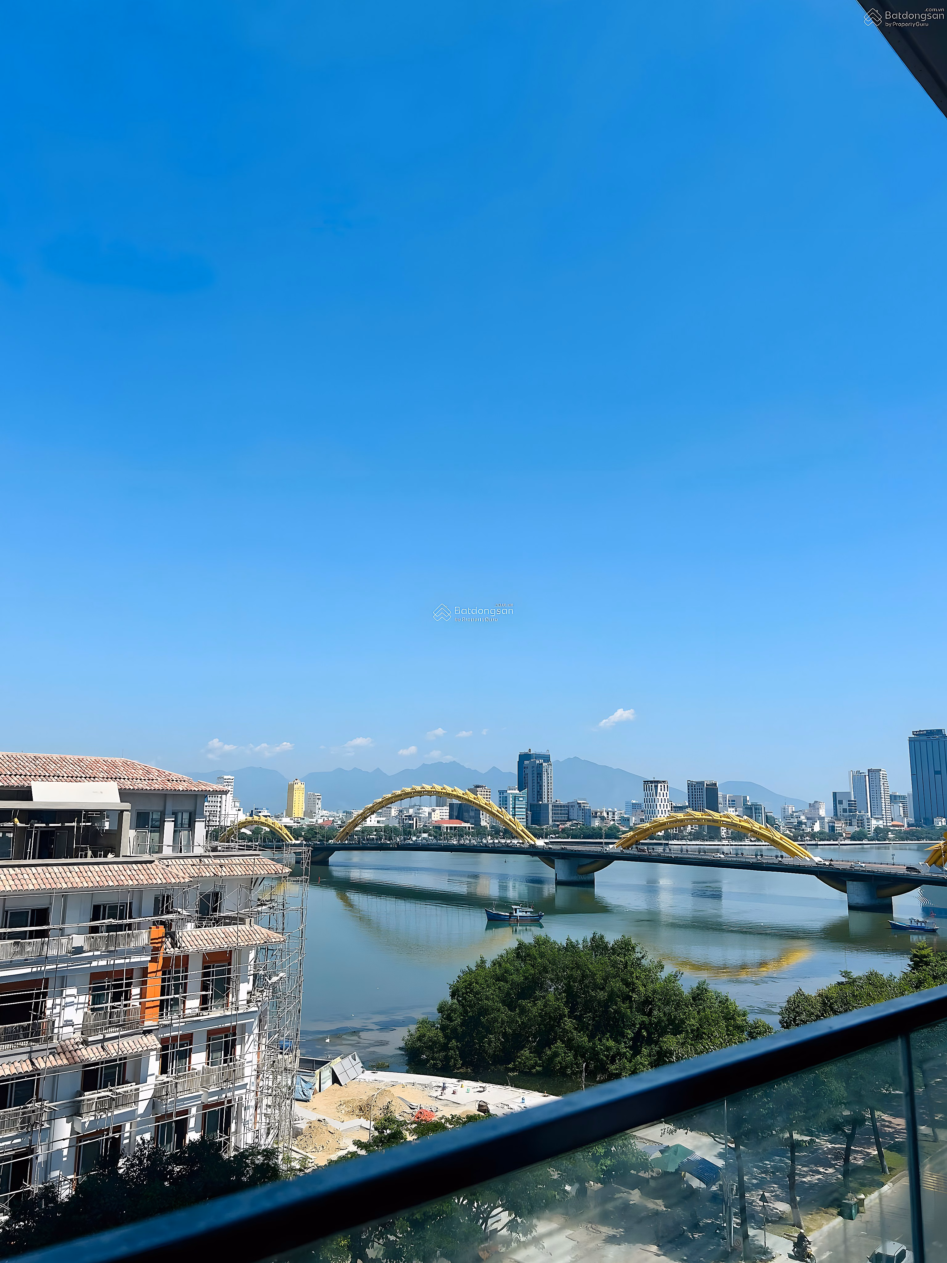STUDIO THE PONTE FOR RENT WITH VIEW OF HAN RIVER + DRAGON BRIDGE. Contact: 0989 584 ***