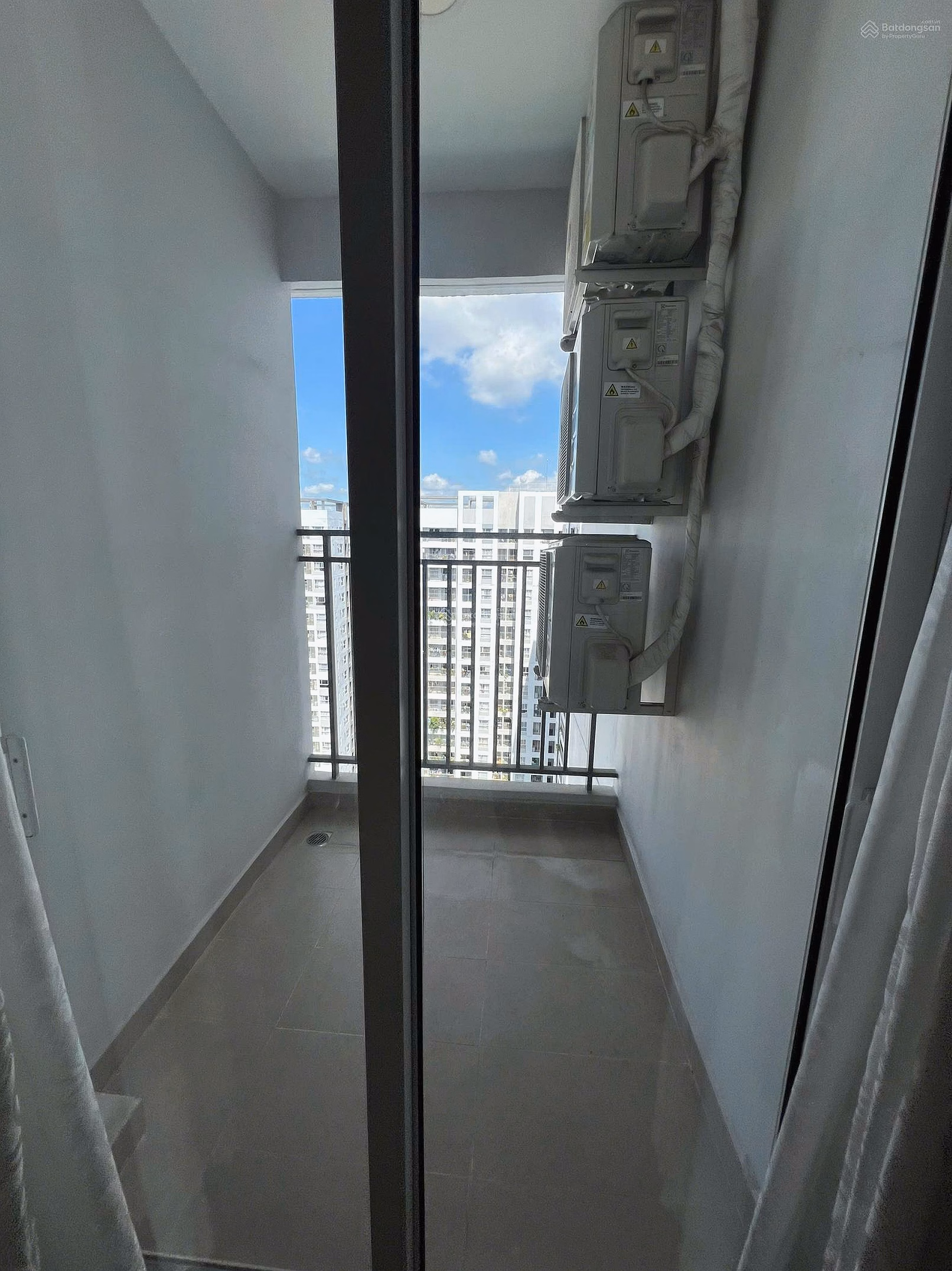 Selling 70m2 apartment at Sunrise Riverside, 5.17 billion VND, 2 bedrooms, 2 bathrooms, fully furnished
