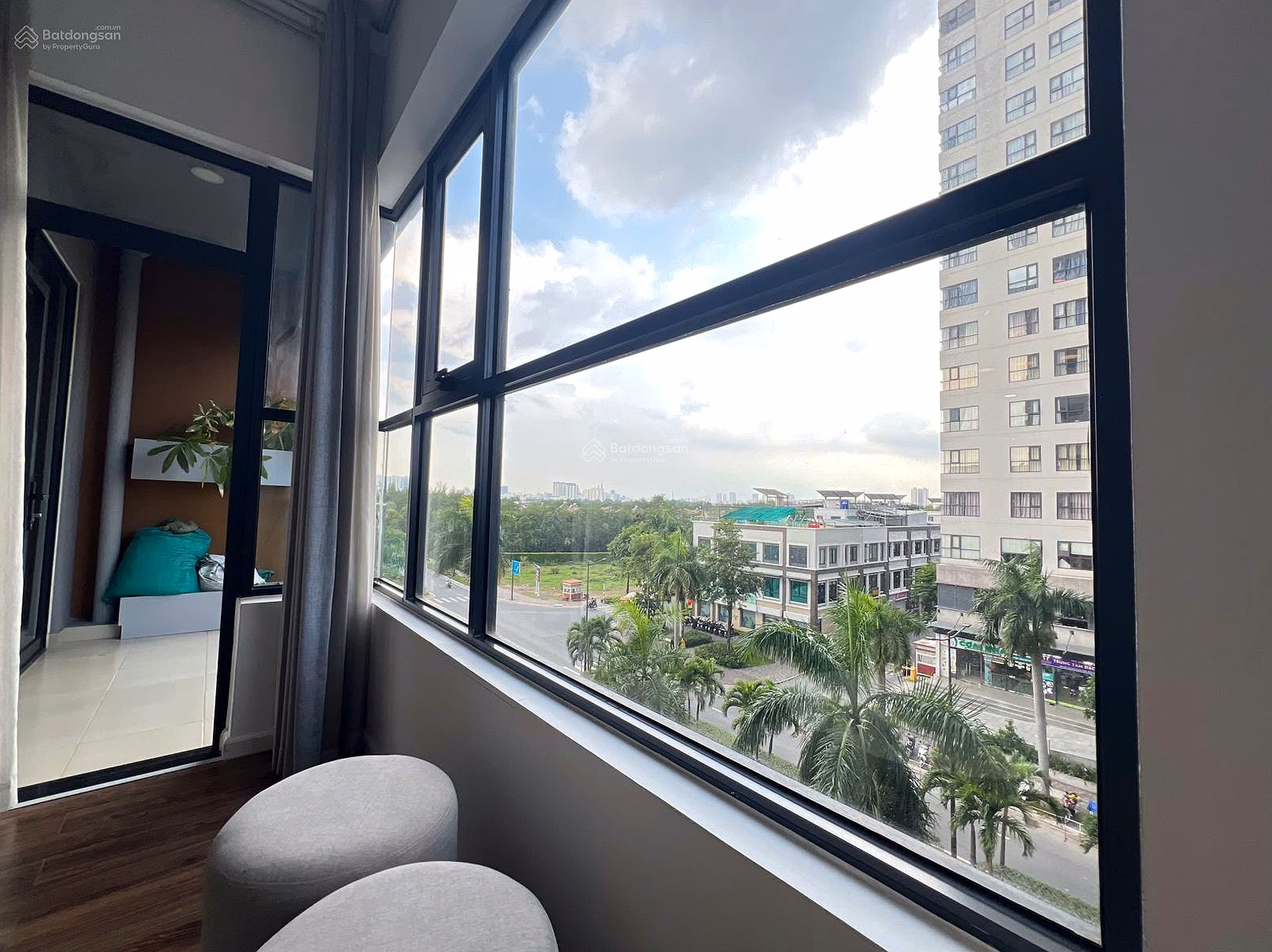 Selling 72m2 apartment in Mizuki Park, cool direction, new house