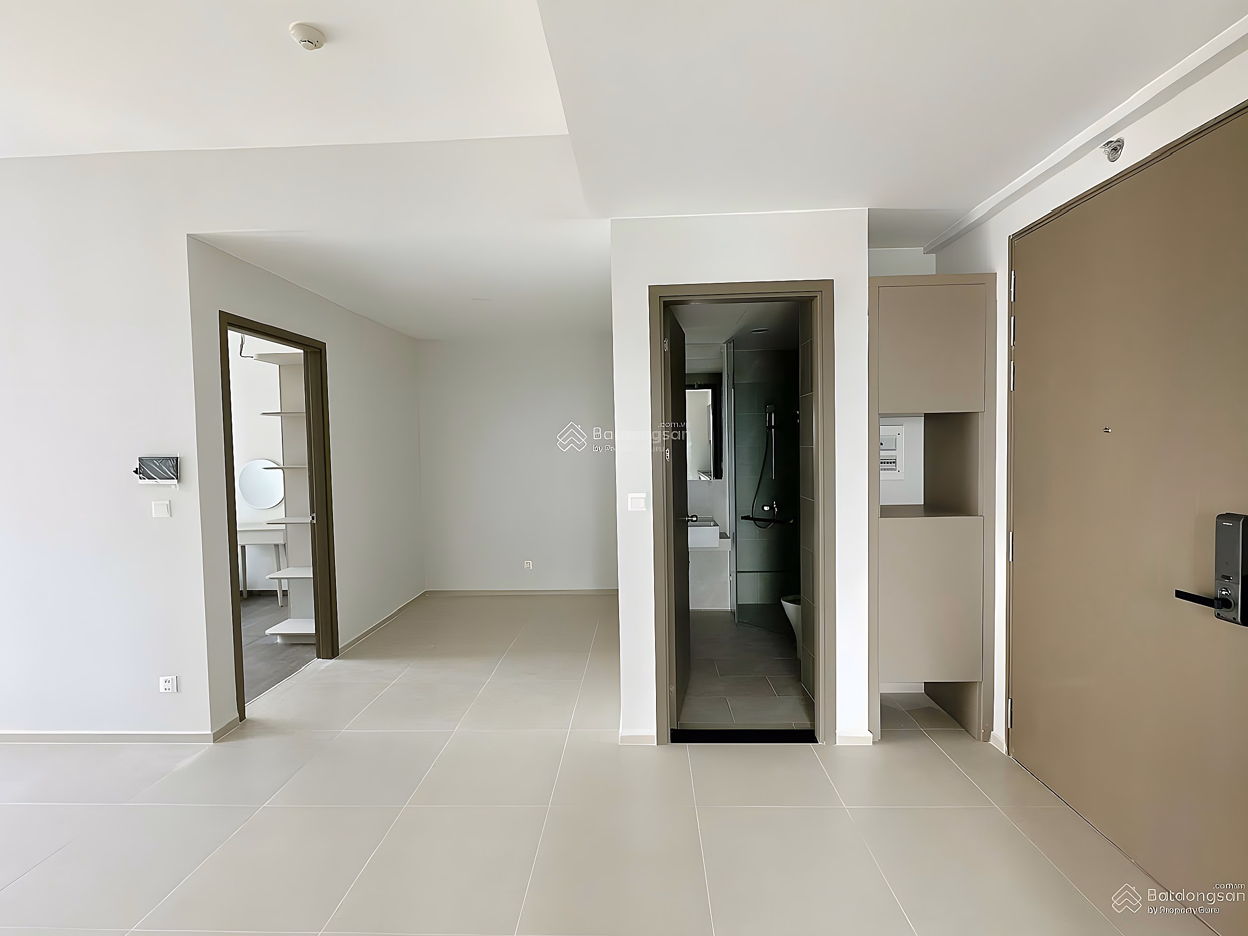 Westgate Apartment - Corner apartment 69m² with cool outside view - Urgent sale price 302 - Book ready to transfer immediately