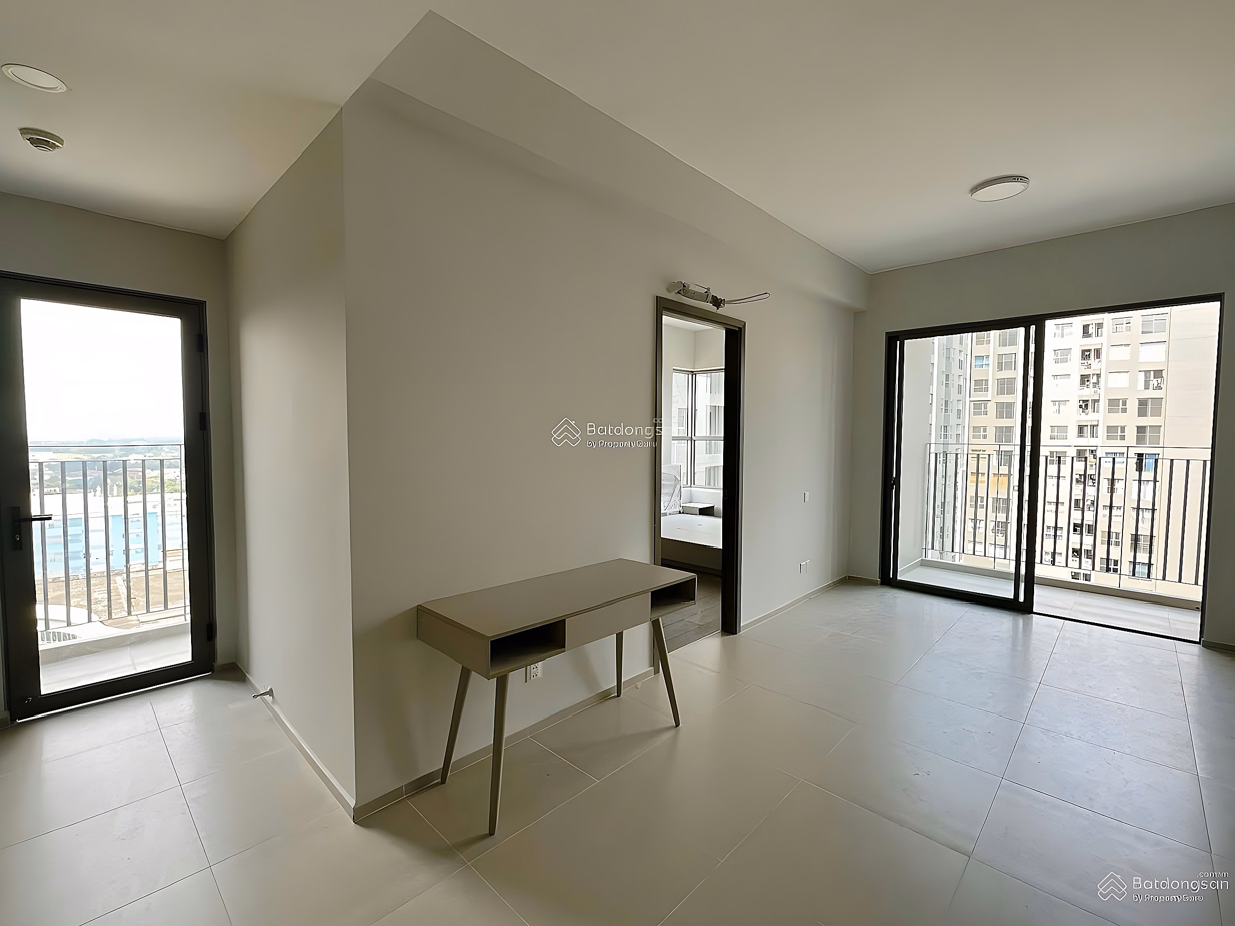 Westgate Apartment - Corner apartment 69m² with cool outside view - Urgent sale price 302 - Book ready to transfer immediately