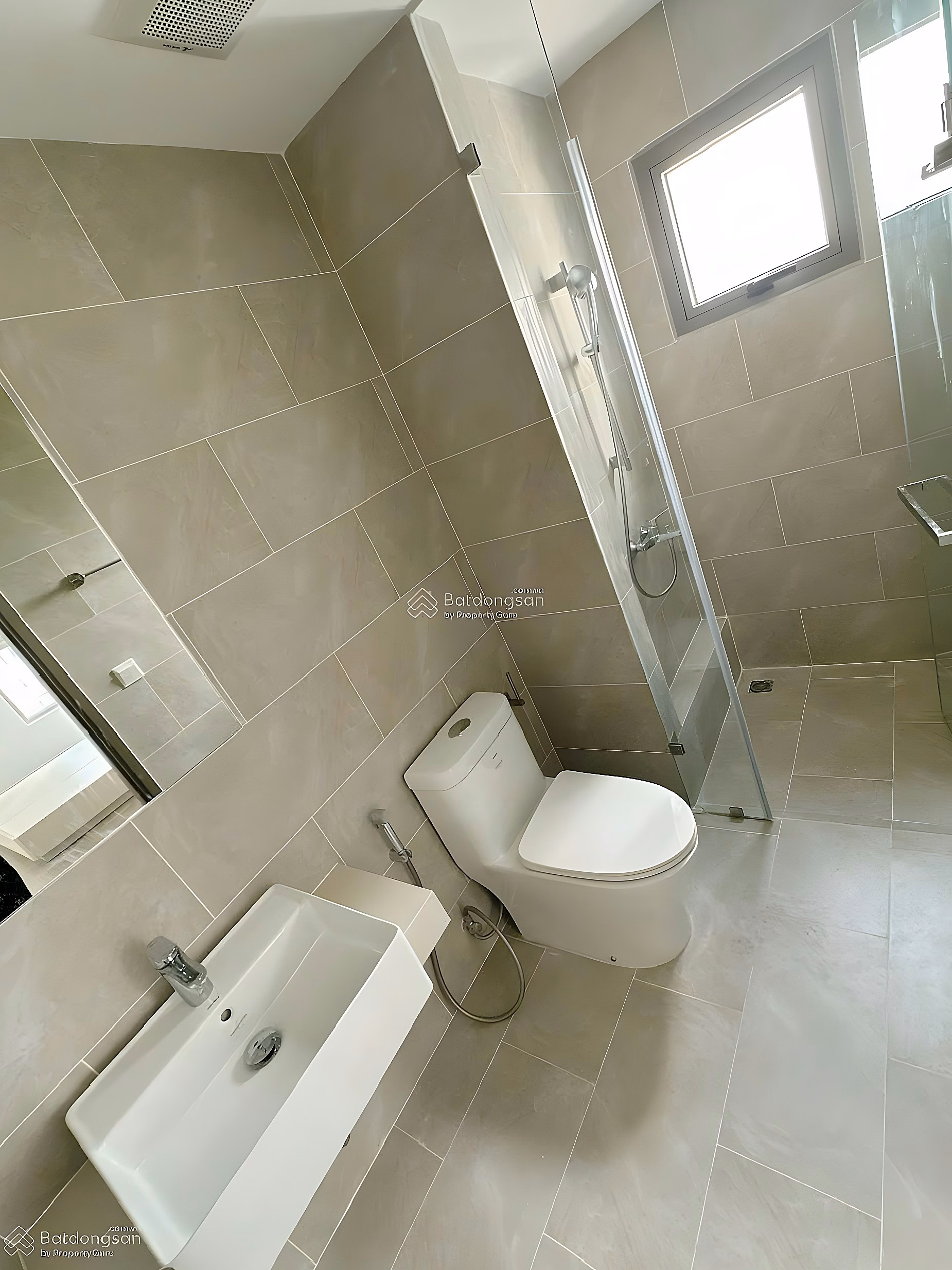 Westgate Apartment - Corner apartment 69m² with cool outside view - Urgent sale price 302 - Book ready to transfer immediately