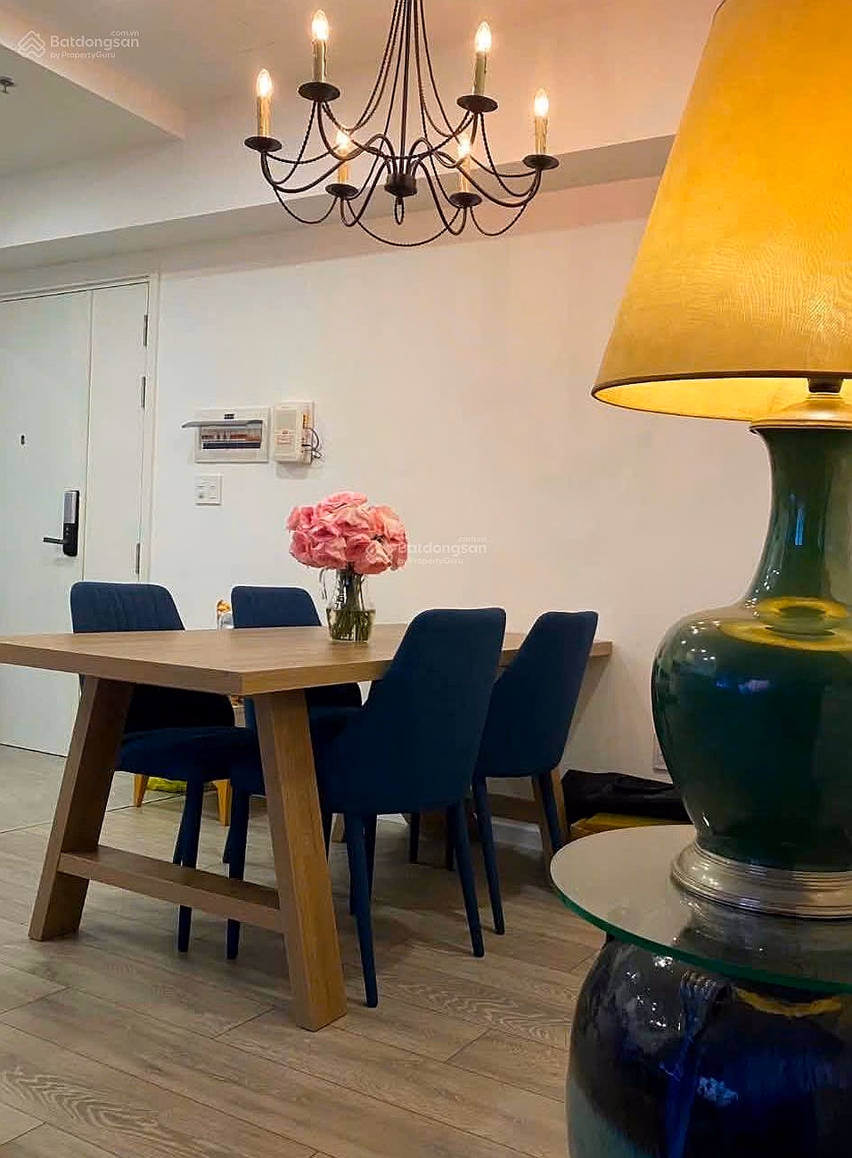 The owner needs to sell the River Gate luxury apartment