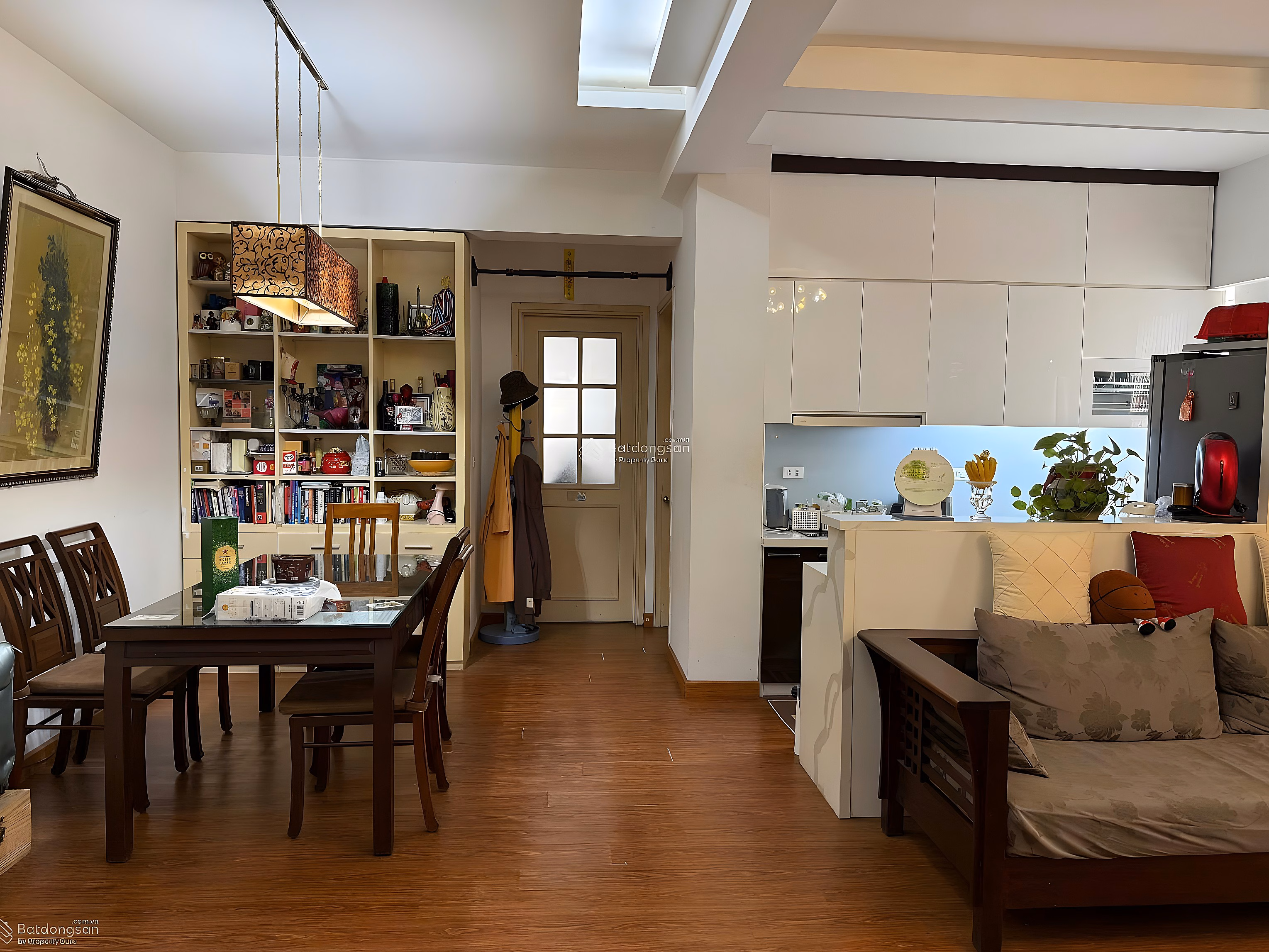 Apartment for sale at 10 Hoa Lu, 11.5 billion, 96m2, 3 bedrooms, 2 bathrooms, Hoa Lu apartment building, Hai Ba Trung district, Hanoi