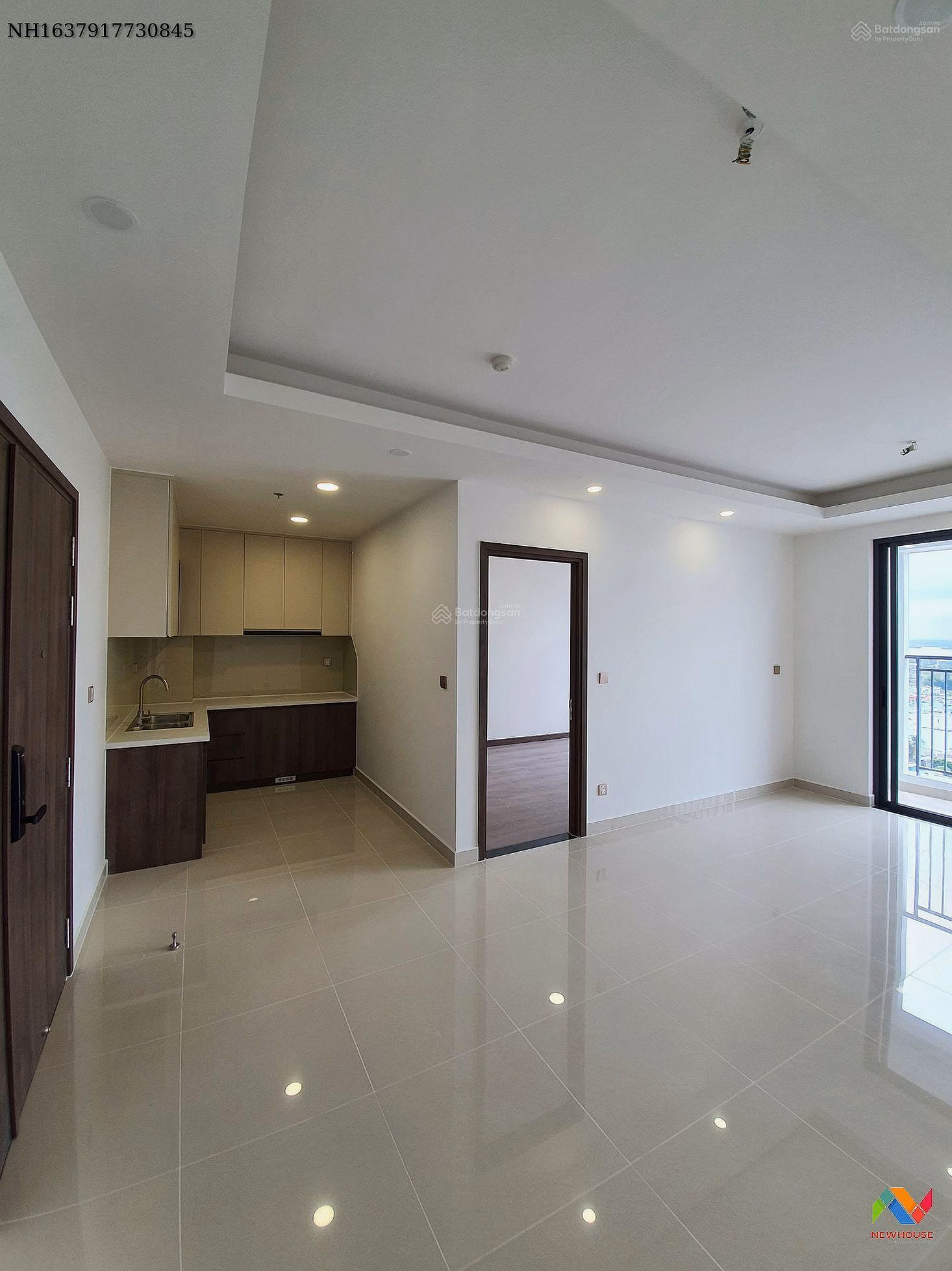 Urgent sale 2 bedroom 1 bathroom apartment Q7 Boulevard, 3.3 billion, 57m², Nguyen Luong Bang, Phu My Ward
