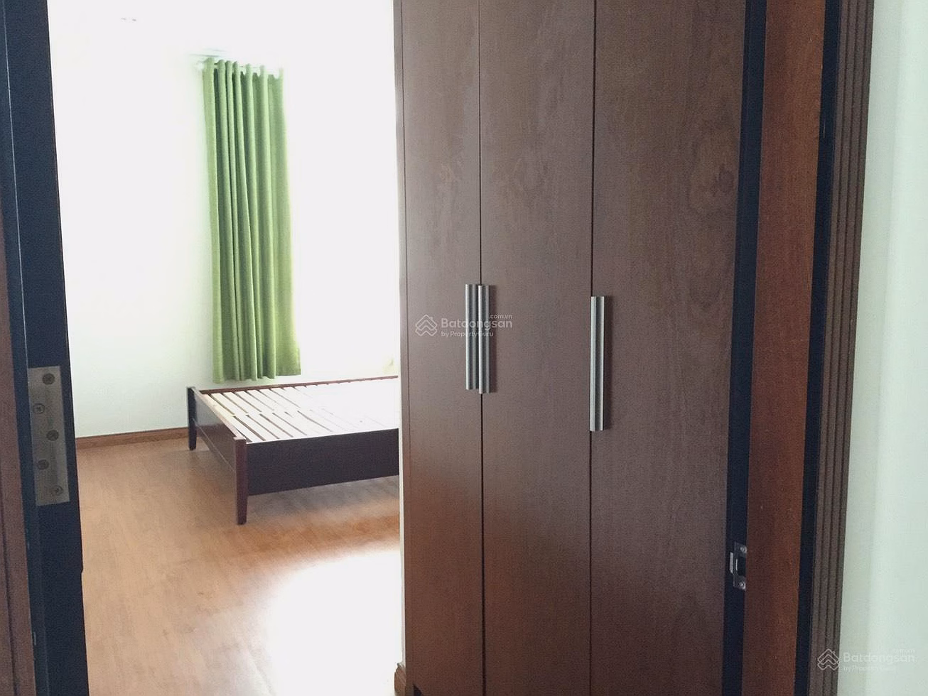 The owner urgently sells Giai Viet apartment 78m2 2 rooms 2 bathrooms with pink book for only 4 billion