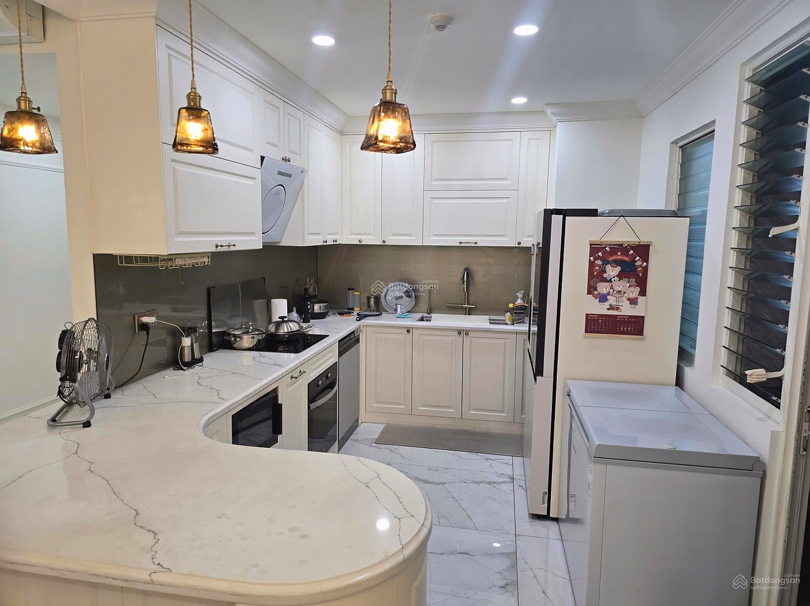 4-bedroom apartment for rent, 218m2, direct river view at Feliz En Vista luxury apartment District 2
