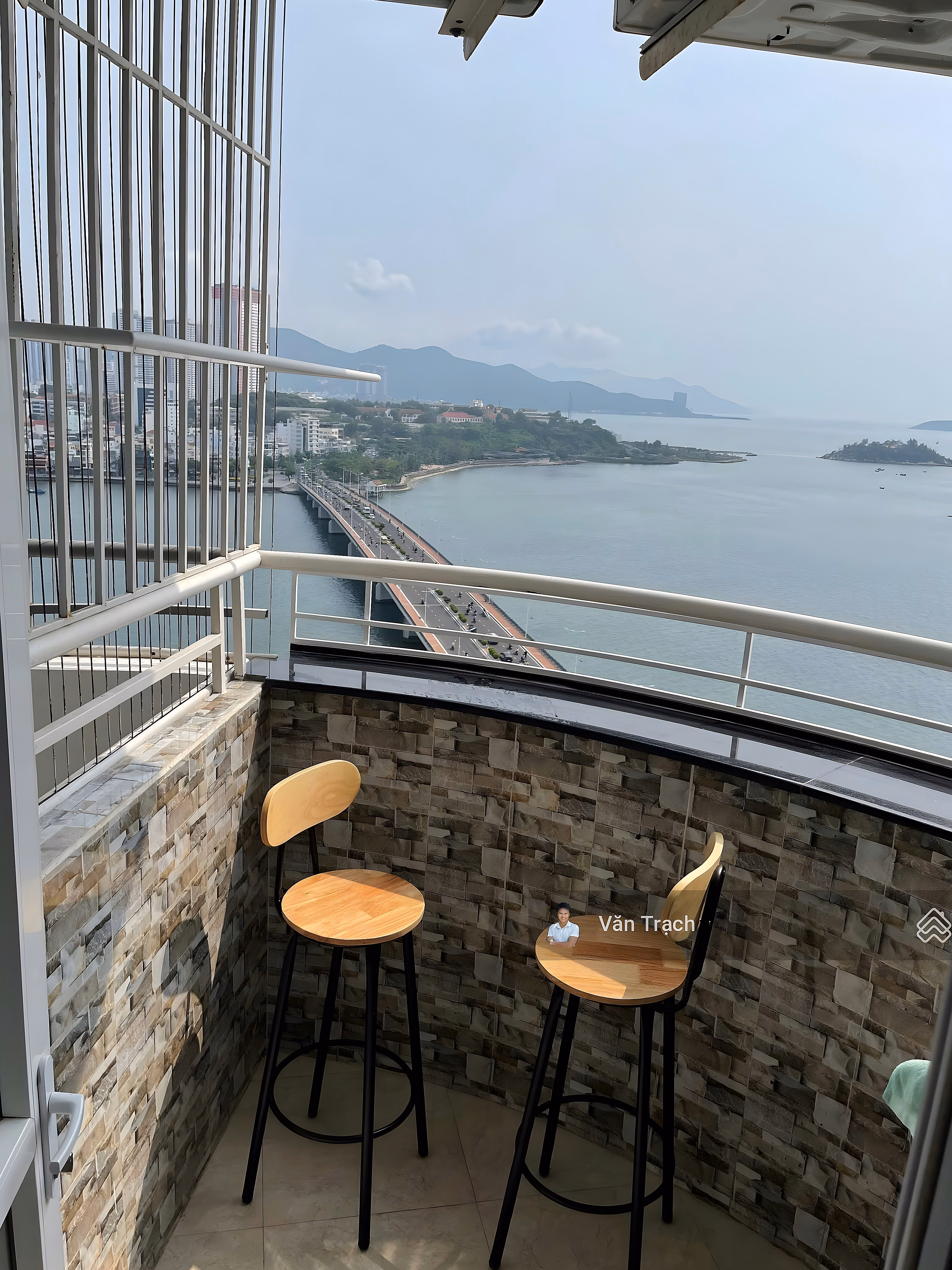 Apartment for rent in Muong Thanh Khanh Hoa, front of Tran Phu, ready to move in, fully furnished
