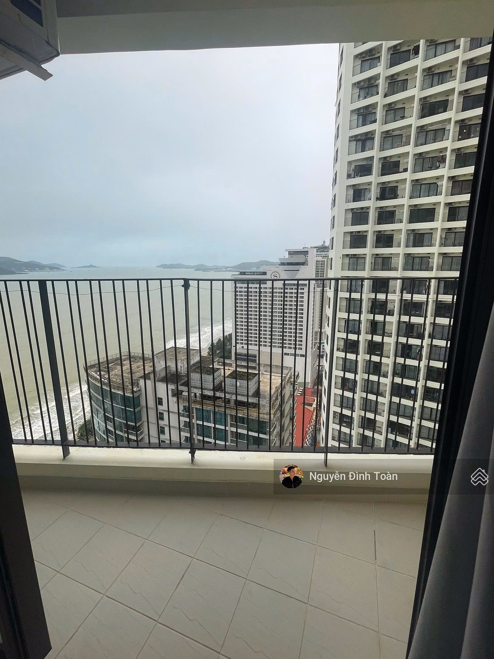 The unique 3-bedroom product on sale has a red book, all rooms have sea views