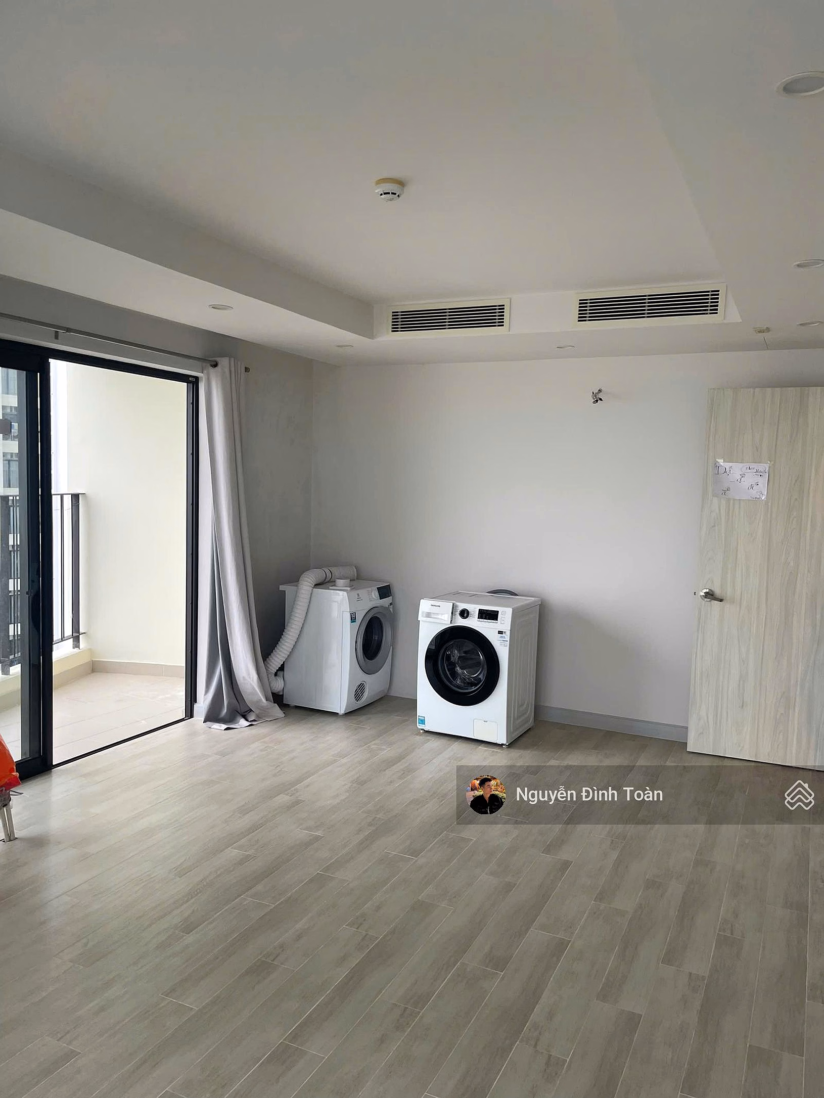 The unique 3-bedroom product on sale has a red book, all rooms have sea views
