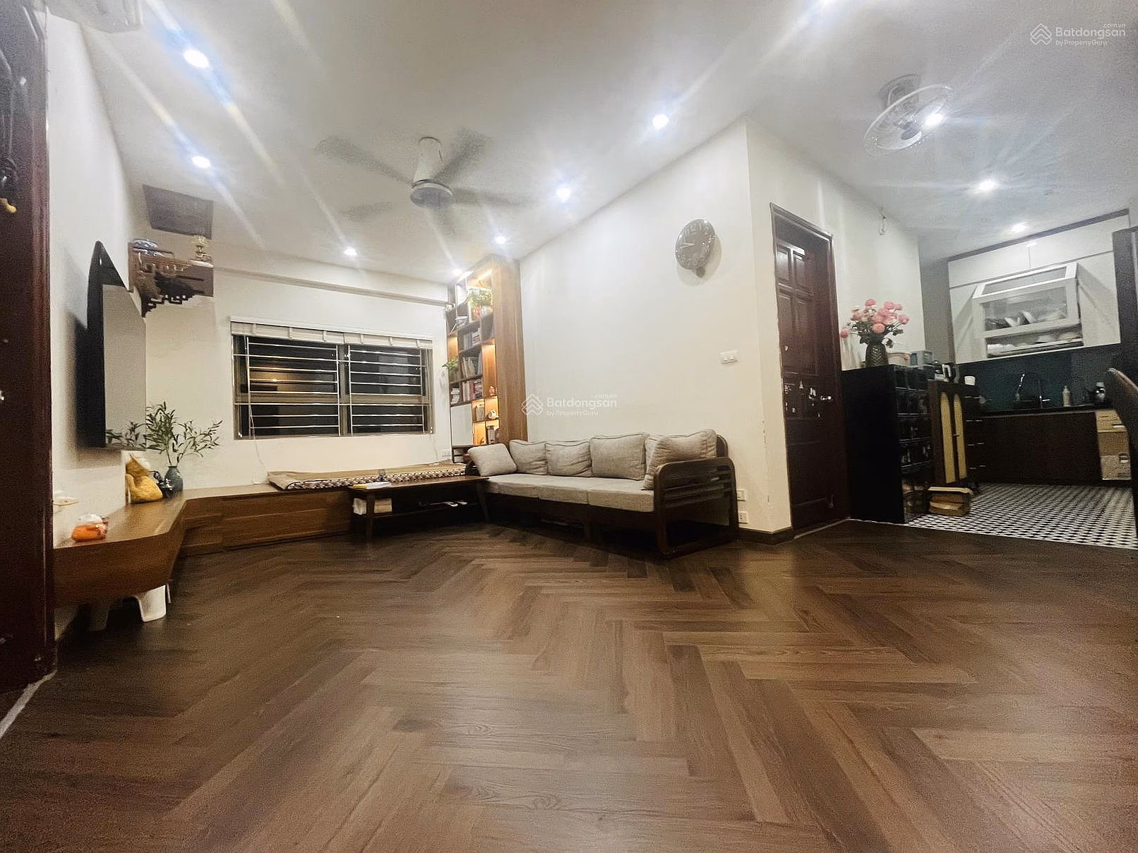 Selling 06-floor apartment in middle block A - Sails Tower Apartment