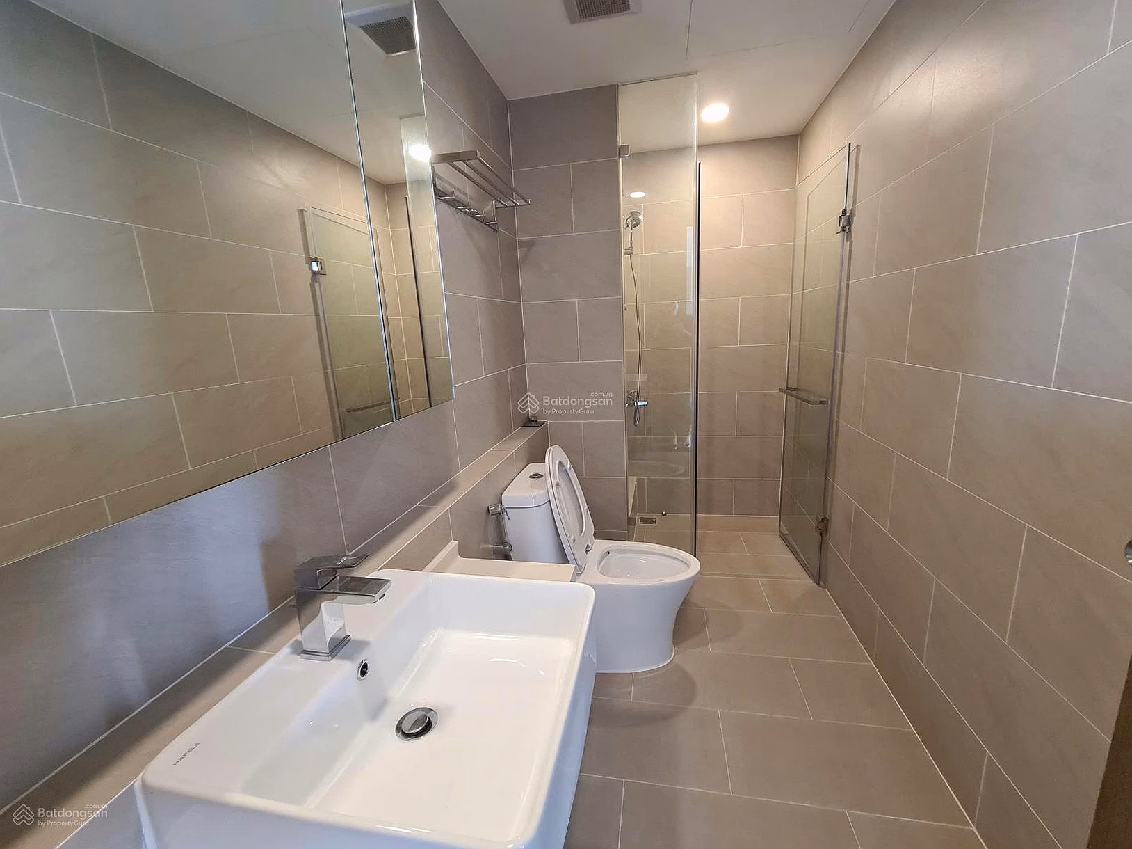 Selling 3 bedroom + 2 bathroom apartment at River Panorama, price 6.3 billion / m2, 114m2