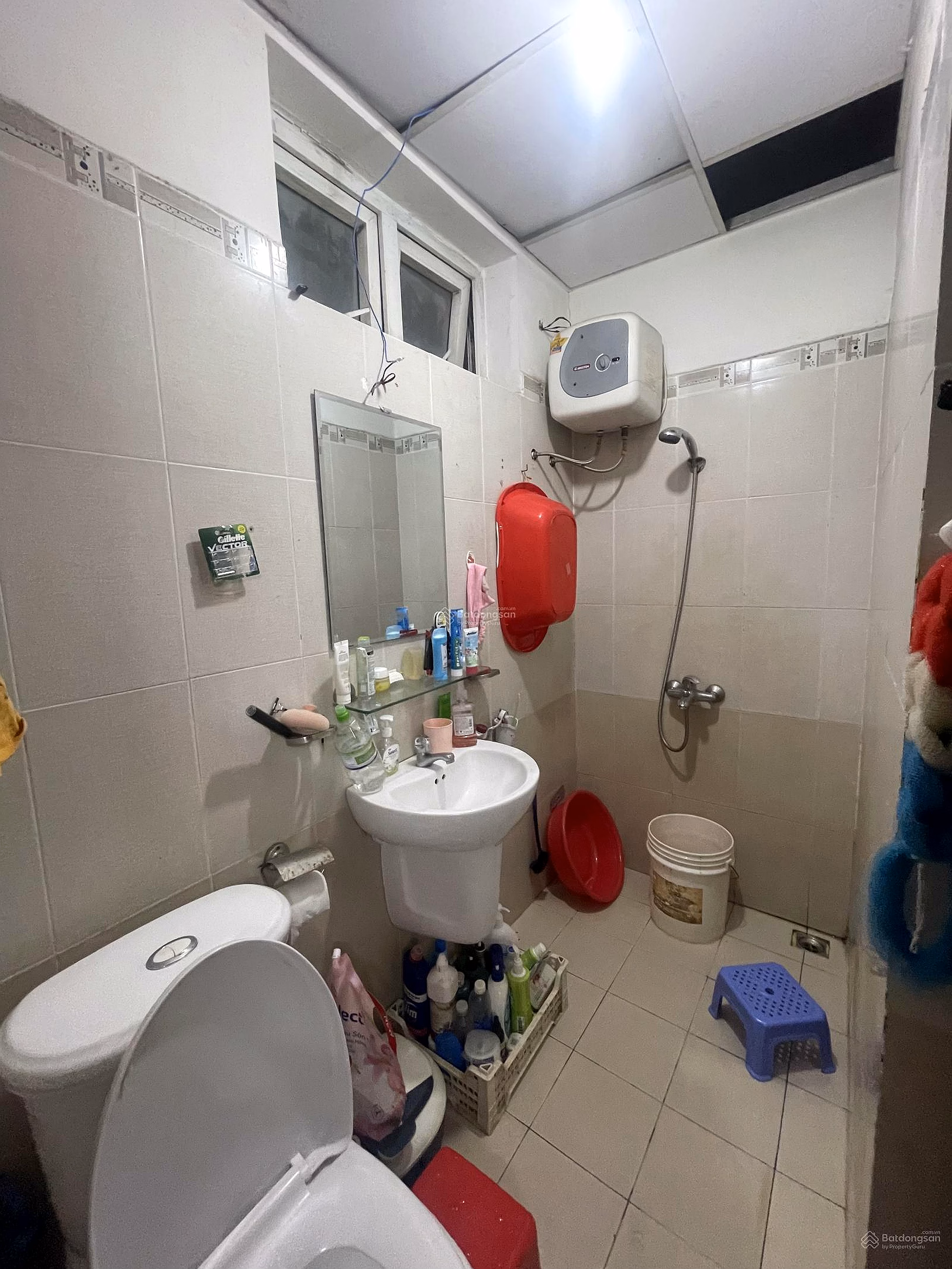 Selling 2 bedroom 1 bathroom apartment in Vo Dinh with pink book available to support bank loan only 1.9 billion with less fortune