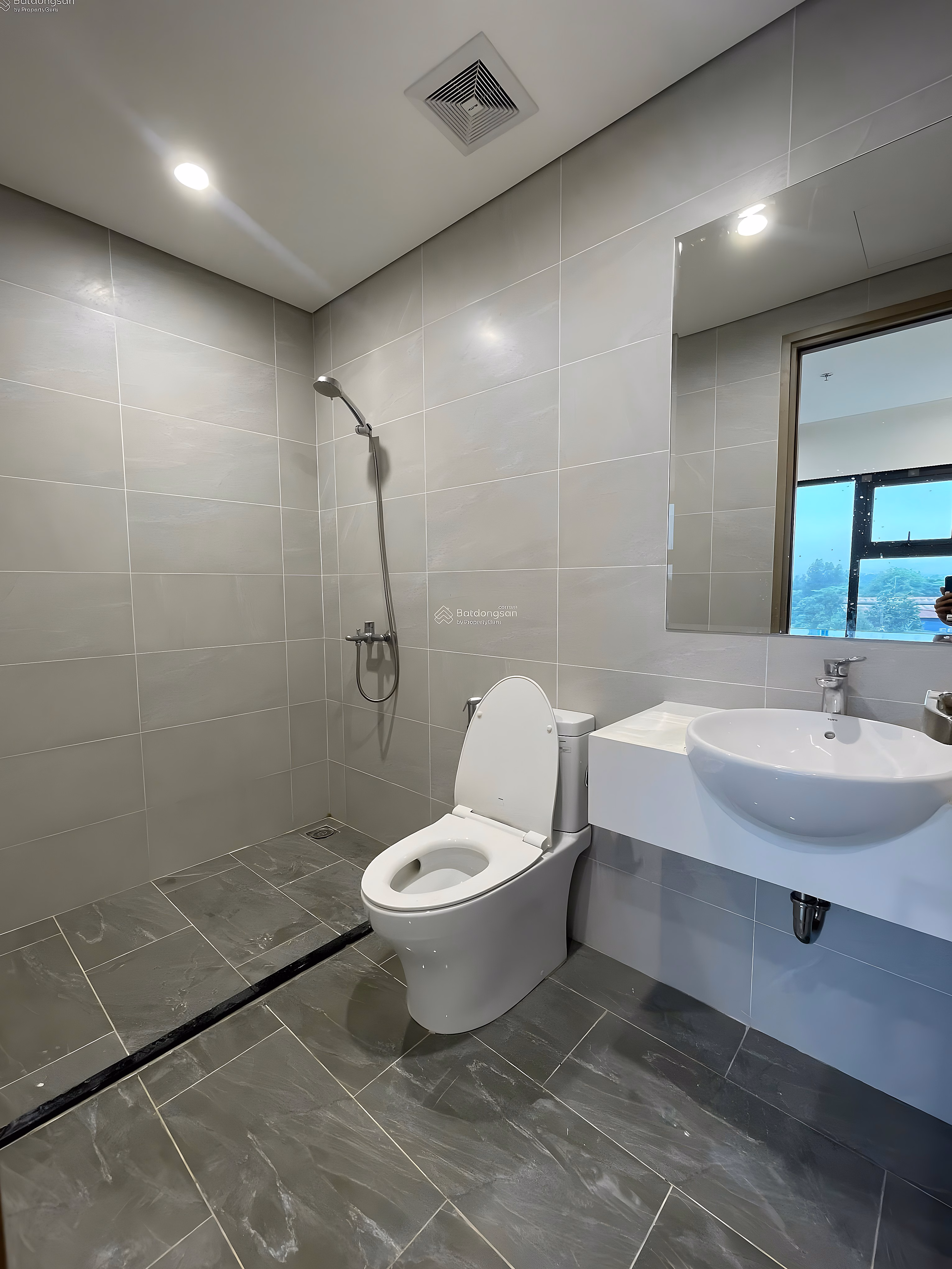 Cheapest 2 bedroom 2 bathroom apartment in Beverly Solary subdivision, price only 3 billion 099 Vinhomes District 9
