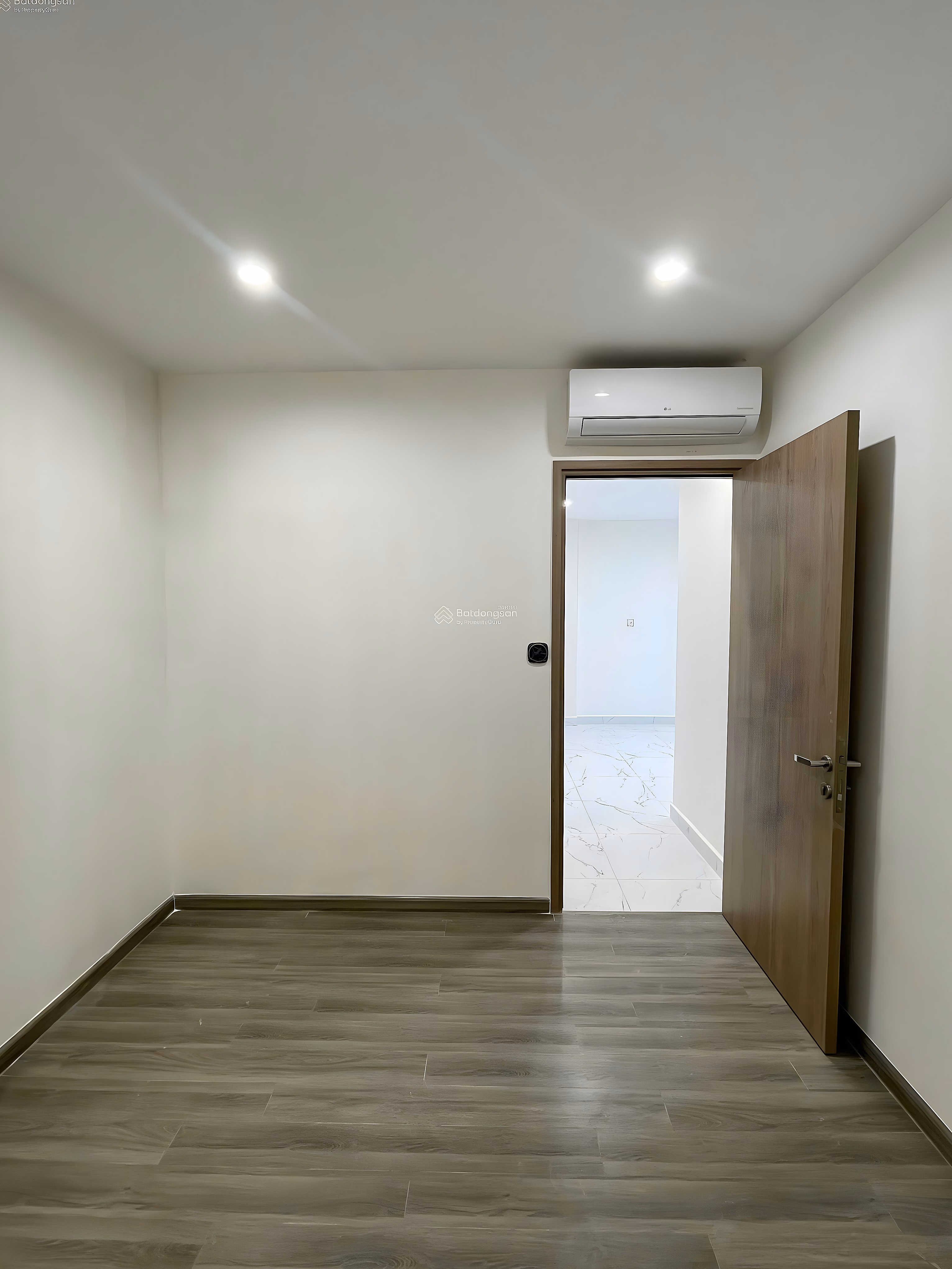 Cheapest 2 bedroom 2 bathroom apartment in Beverly Solary subdivision, price only 3 billion 099 Vinhomes District 9