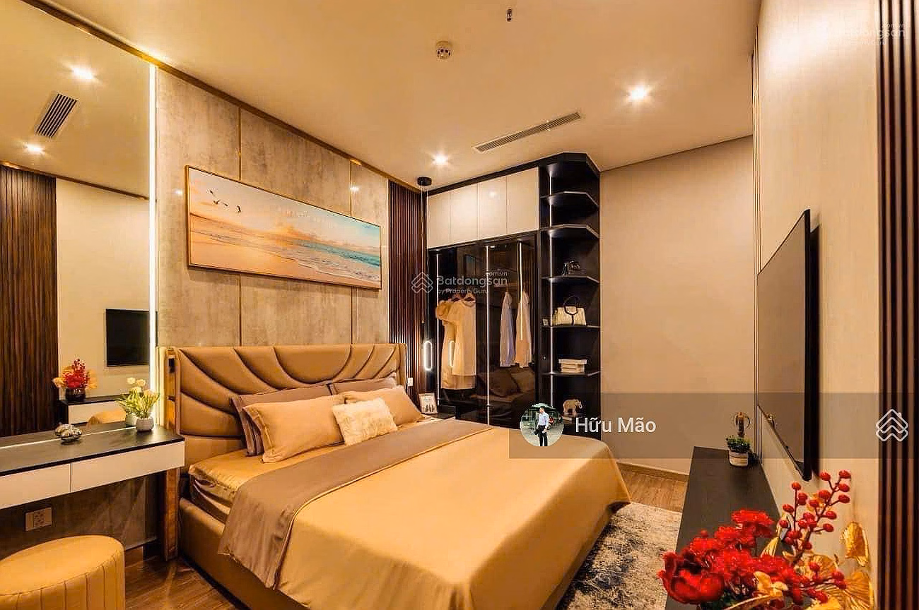 Owner offers to sell CHCC Res 11 right at Dam Sen District 11, area 84m2, 2 bedrooms, 2 bathrooms, corner apartment, price 5.2 billion, red book Contact: E Mao