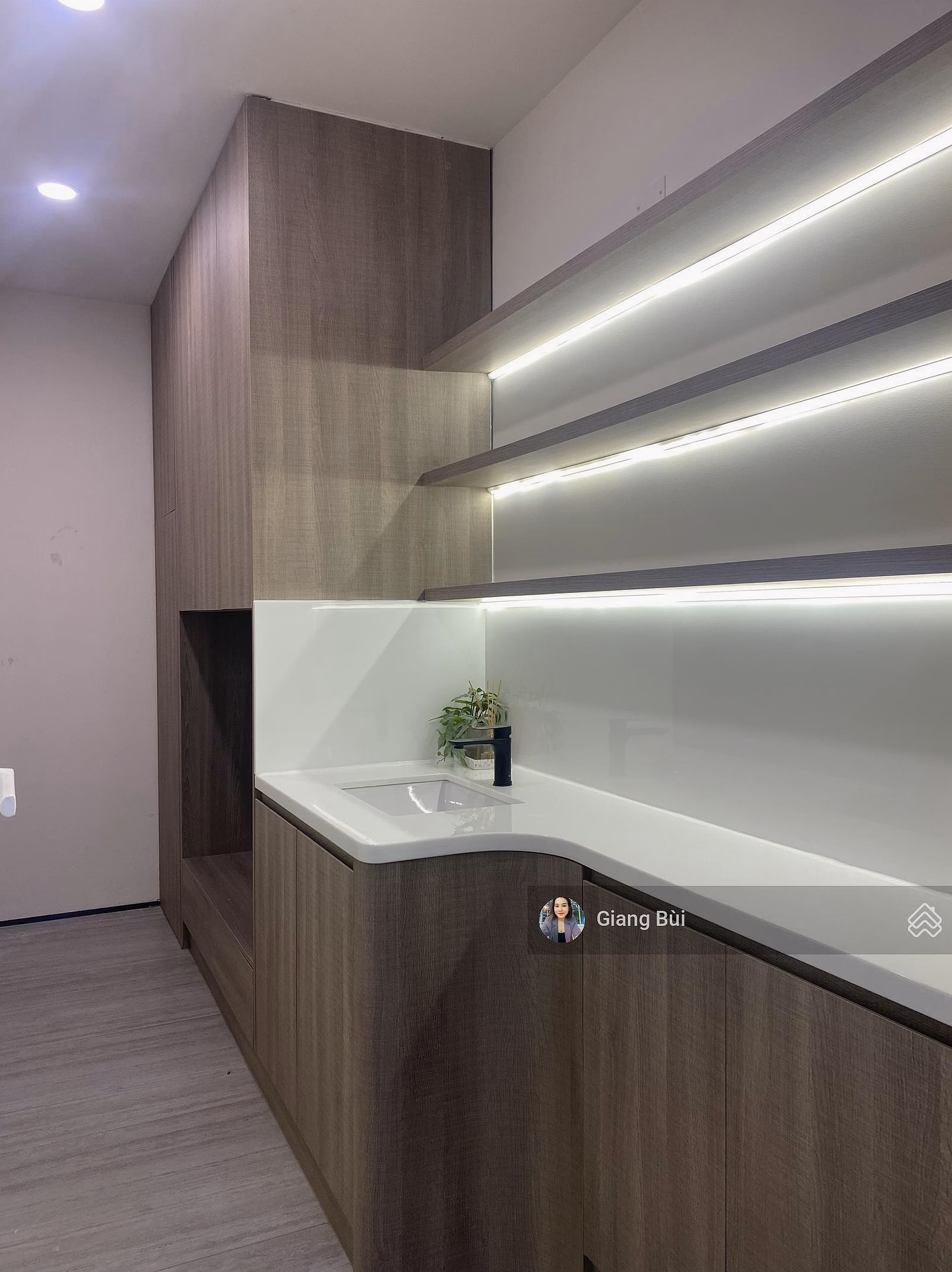 Groundhouse Happy Valley for sale, 210m2, beautiful house, good price*** Ms Giang