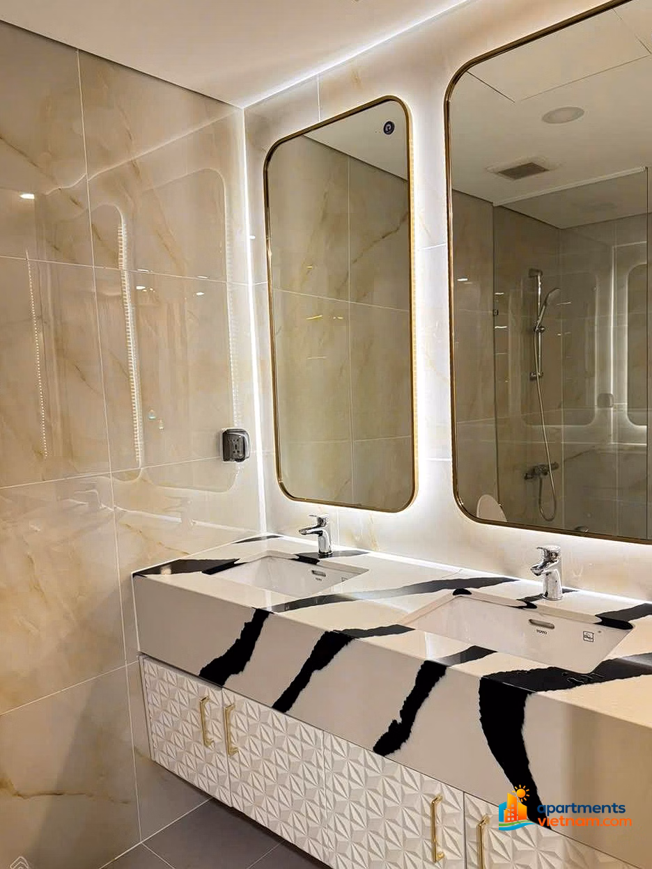 3 Bedroom Apartment for Rent at Vinhomes Central Park - 119 m², 29 Million VND/month
