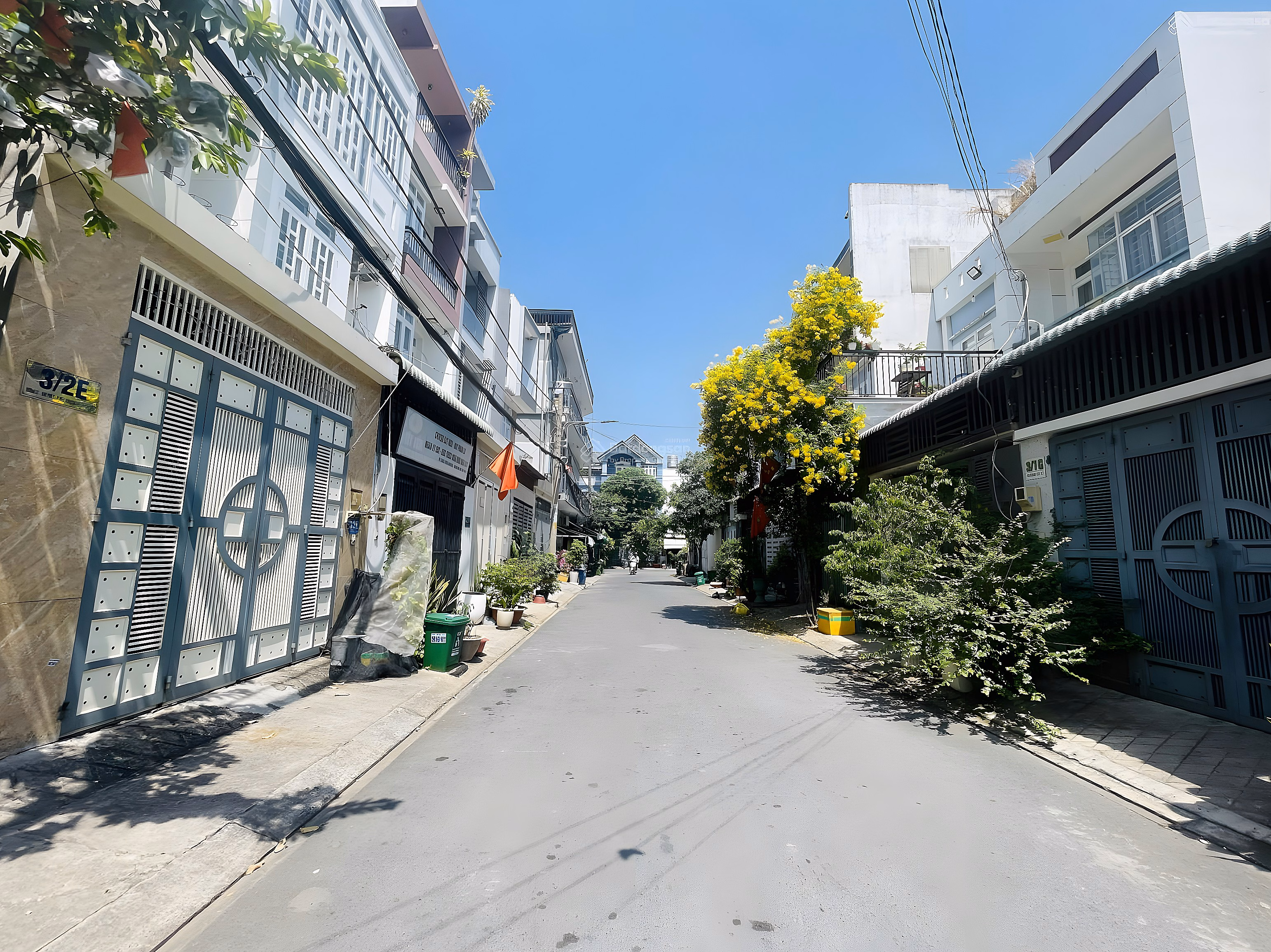 OWNER SENDS LAND LOT 37 HIEP BINH STREET - 8M ROAD WITH SIDEWALK - HIGH RISE CONSTRUCTION