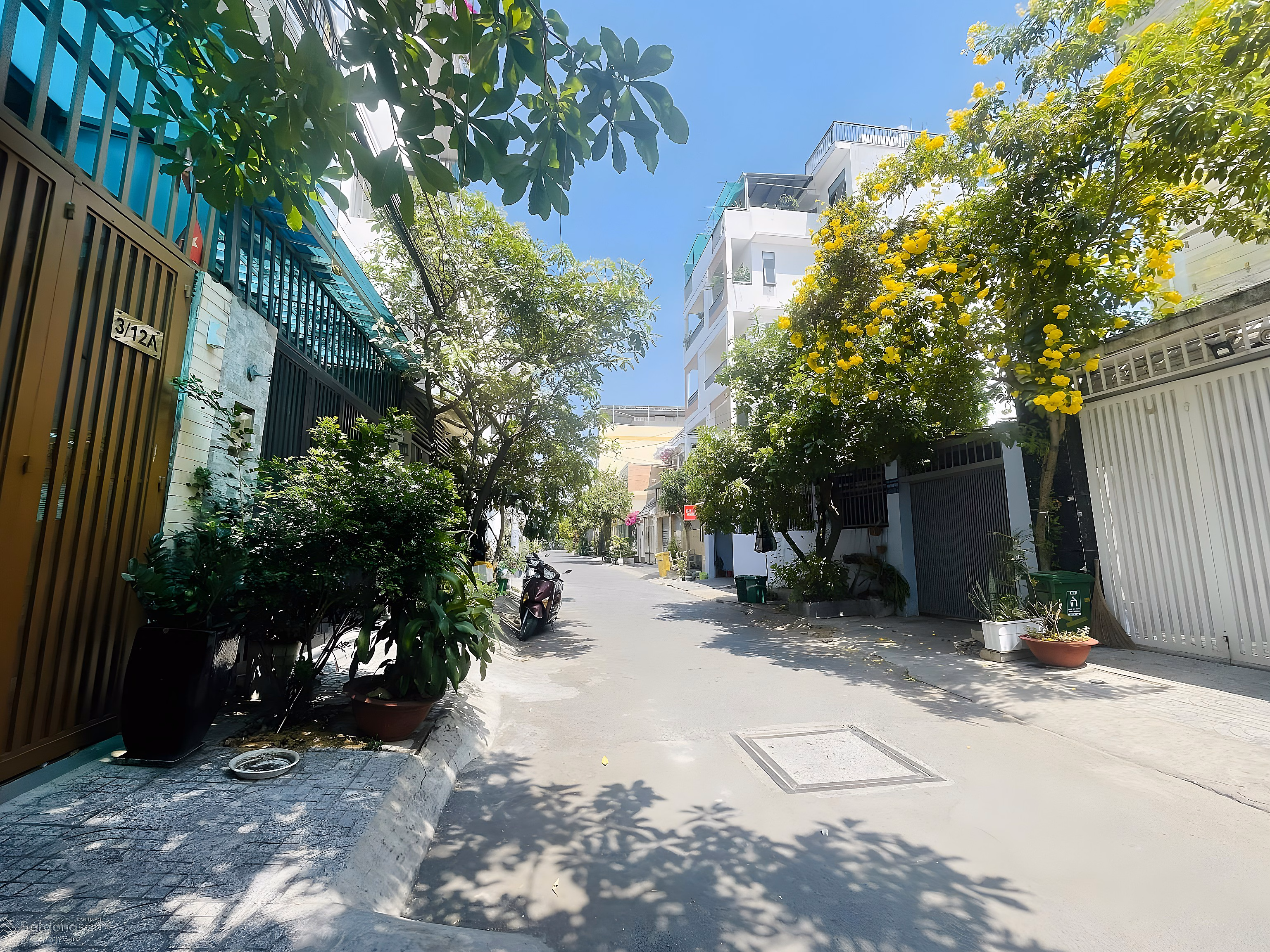 OWNER SENDS LAND LOT 37 HIEP BINH STREET - 8M ROAD WITH SIDEWALK - HIGH RISE CONSTRUCTION