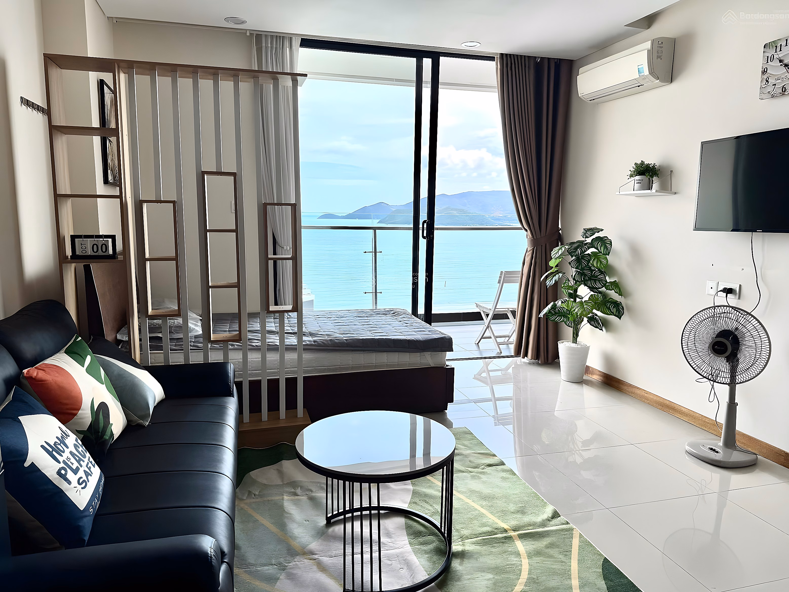 Maple beach apartment for sale, high floor, sea view
