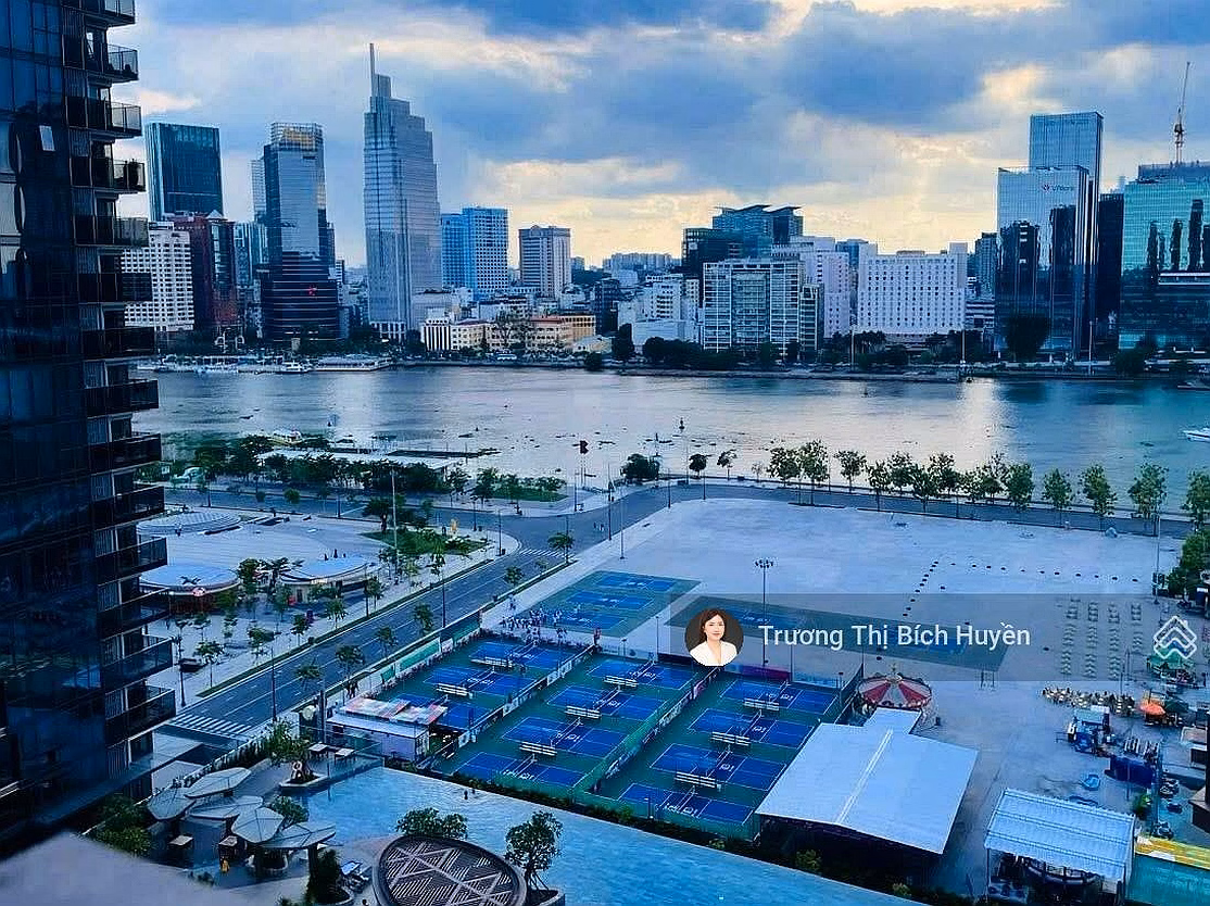 FOR SALE 2 BR OPERA CORNER APARTMENT - HIGH FLOOR - RIVER VIEW DISTRICT 1 - BEST PRICE FOR ONLY 35 BILLION