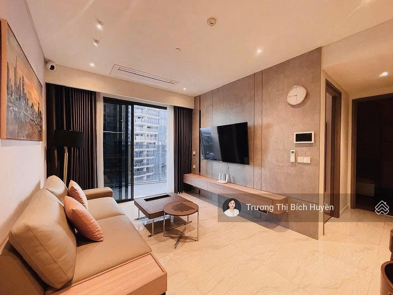 FOR SALE 2 BR OPERA CORNER APARTMENT - HIGH FLOOR - RIVER VIEW DISTRICT 1 - BEST PRICE FOR ONLY 35 BILLION