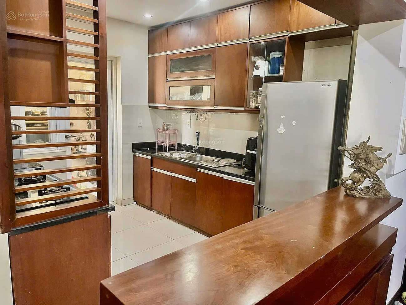 URGENT. Owner reduced price for urgent sale within the month 3 bedroom apartment with view Green View villa, high floor, price 8.6 billion