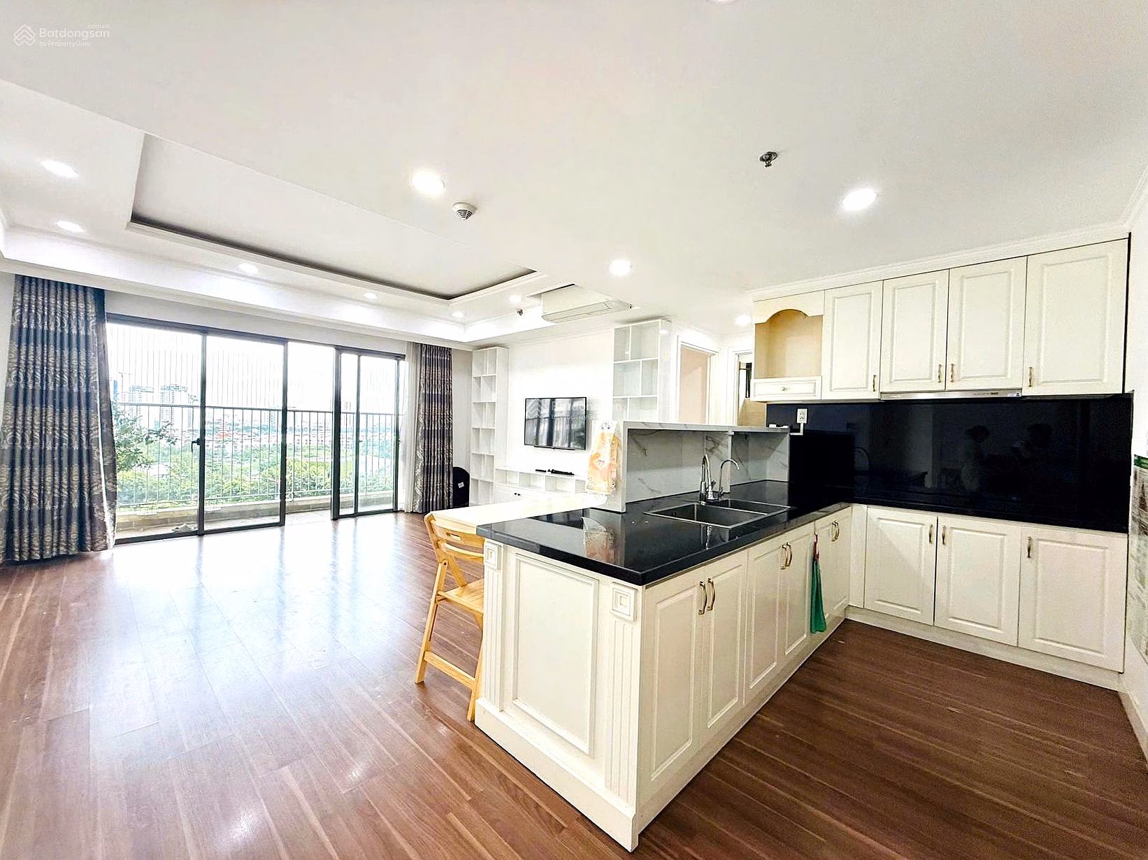 3 bedroom-2 bathroom apartment, 4-wing balcony at Masteri Thao Dien - Only 12 billion