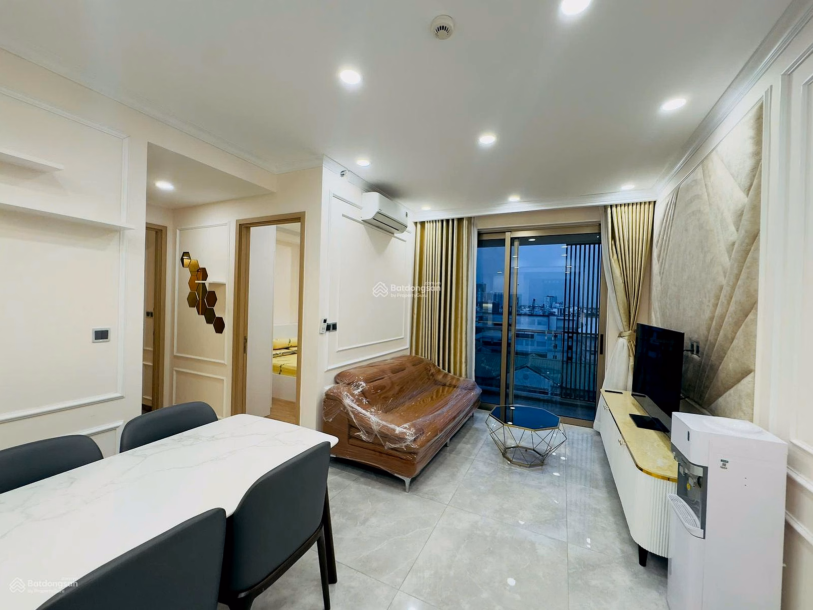 Hot! Midtown apartment for sale M8 Phu My Hung, 75m², 2 bedrooms, 2 bathrooms, open view, full price, price 9.1 billion see house now