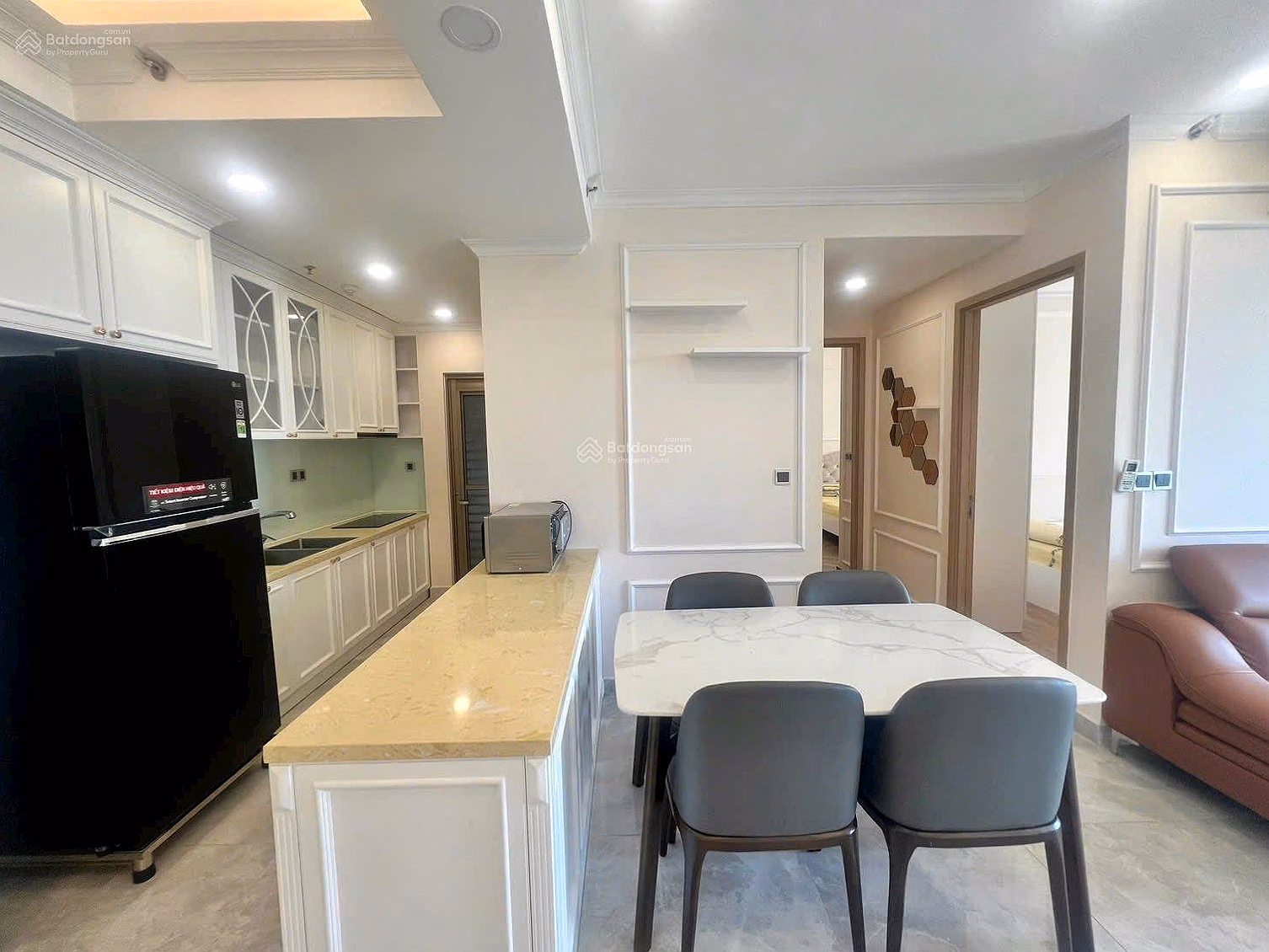 Urgent sale of luxury apartment, Midtown M8 Phu My Hung project, 75m2, 2 bedrooms, full, airy view, cheap price 9.1 billion