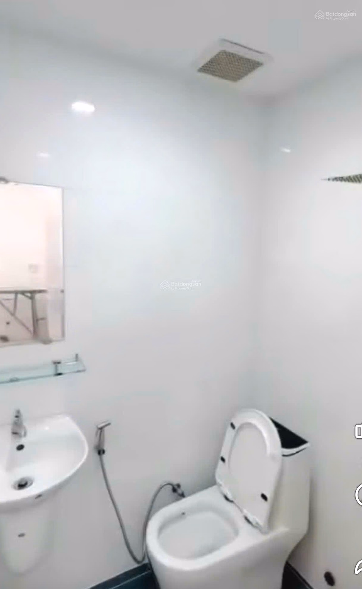 The owner sells a 2-room, 2-WC apartment at 8X Thai An Phan Huy Ich, 58m², 2.28 billion with complete documents