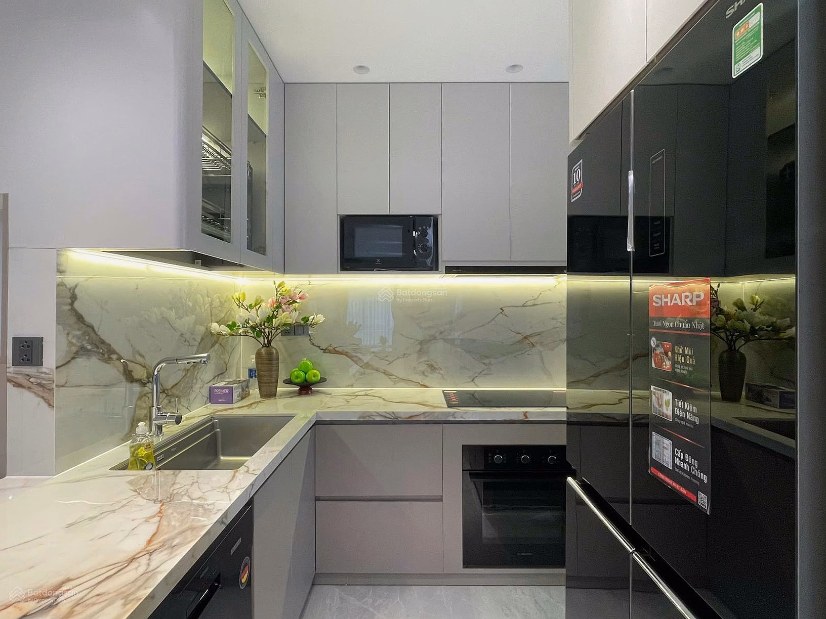 Sky2 corner apartment for sale, 89m, 3 bedrooms, 2 bathrooms, West door, cool park view, sparkling beautiful house, 7ty450