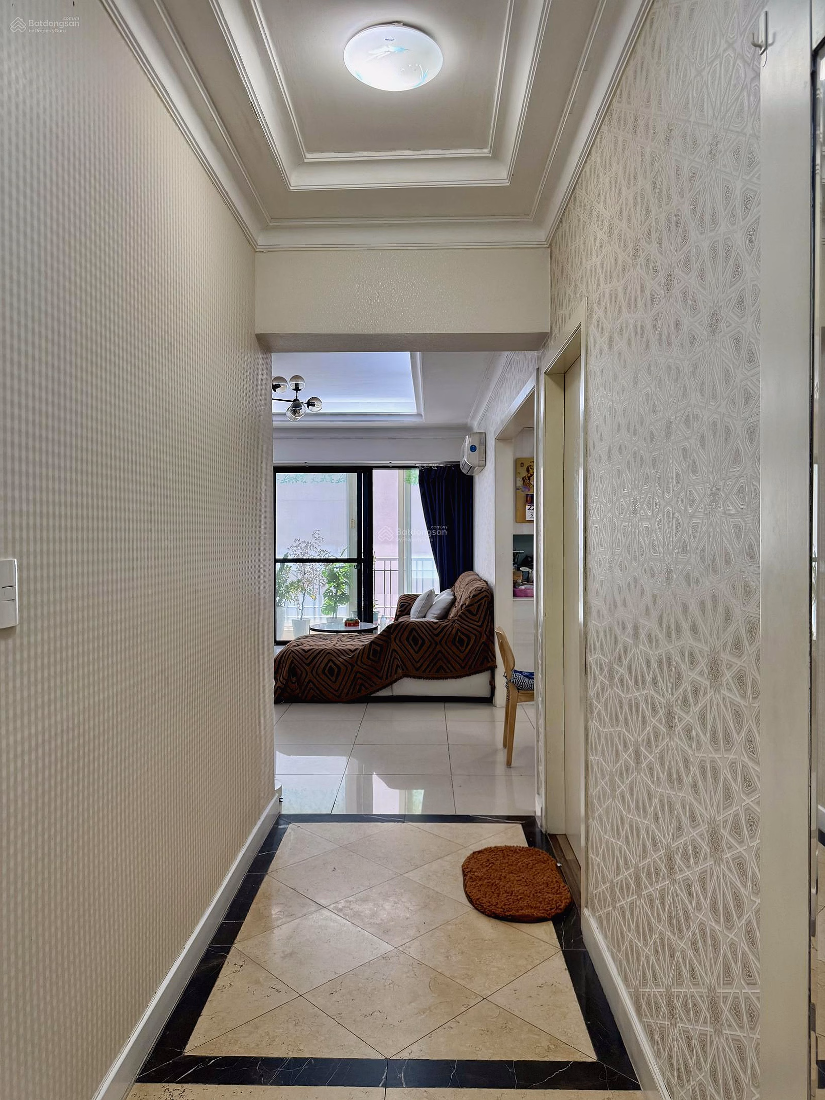 The owner sells the apartment on the 10th floor of Cantavil An Phu - District 2